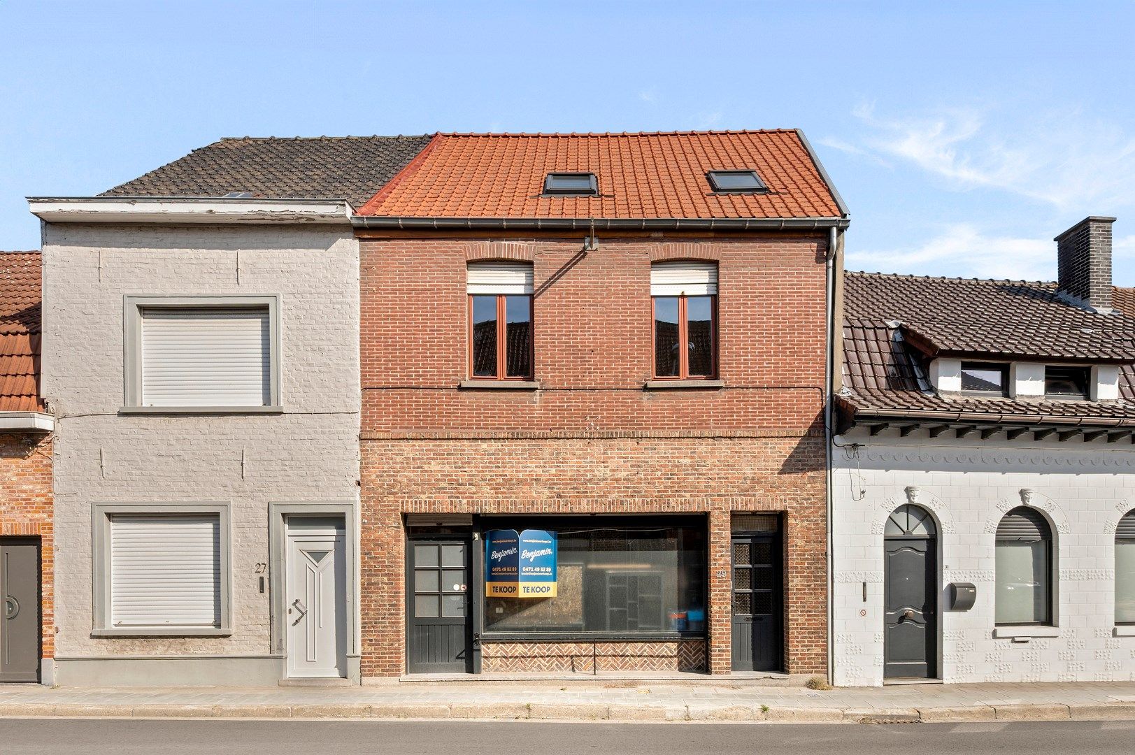 Verder te renoveren woning met 4 slaapkamers op 560m2 te Wervik foto {{pictureIndex}}