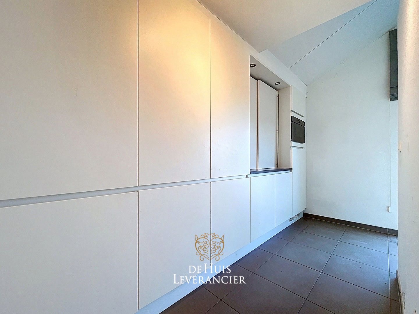 Luxueuze serviceflat met 1 slk en ruim terras foto 13