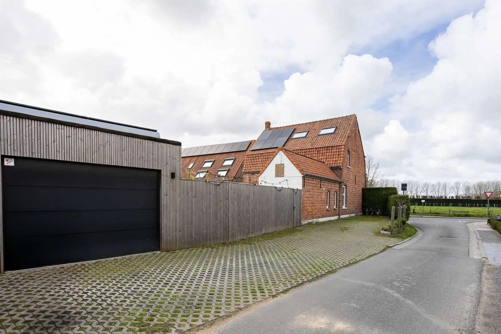 Karaktervolle open bebouwing met tuin in Hansbeke foto 17