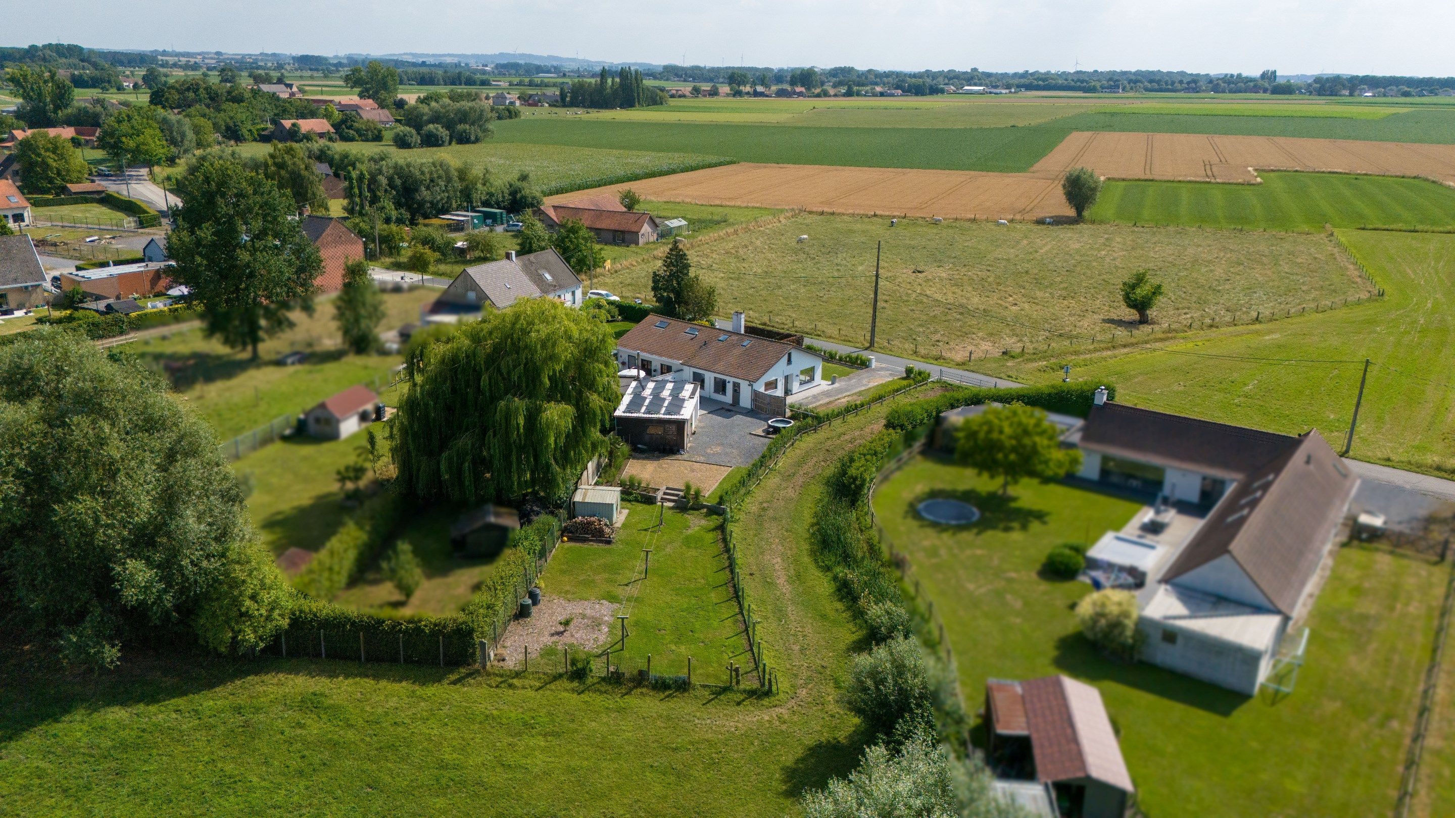 GERENOVEERDE HALFOPEN WONING OP LANDELIJKE TOPLOCATIE  foto 17