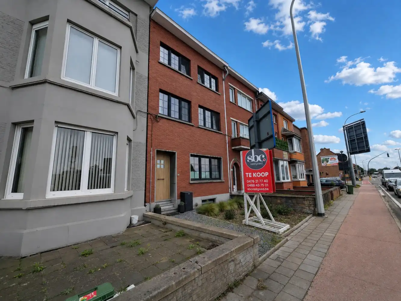 volledig gerenoveerde stadswoning met 4 slpks foto {{pictureIndex}}
