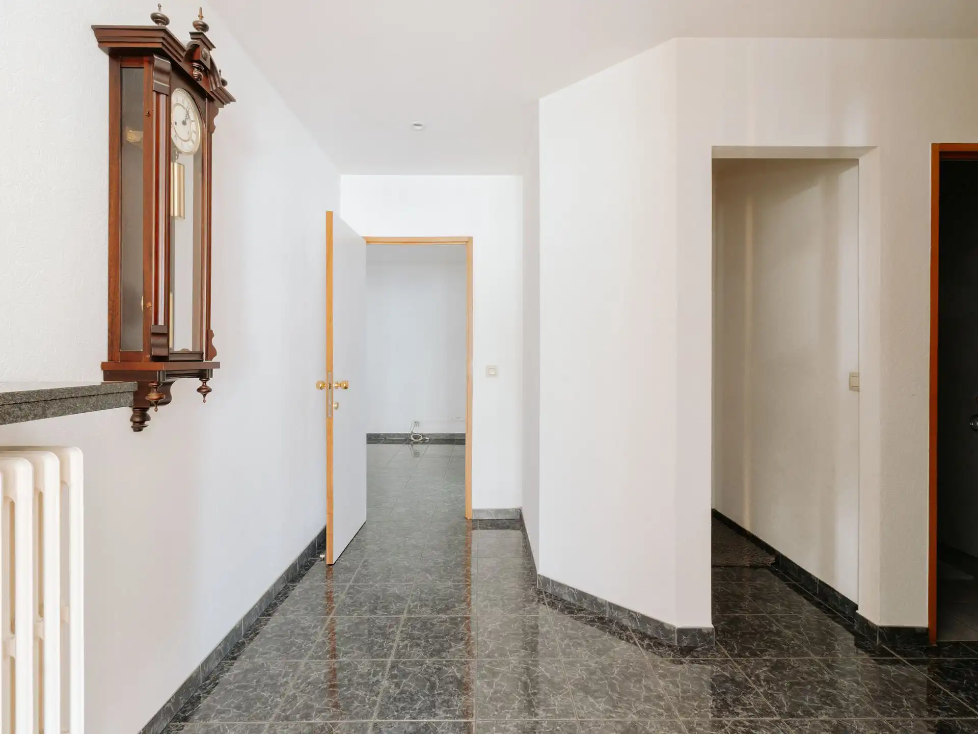 Zeer ruim 2-slaapkamerappartement in het centrum van Wilrijk foto 7