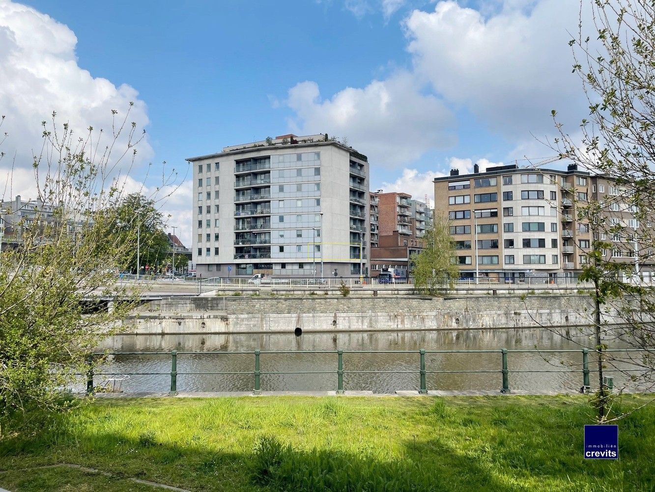 Centraal gelegen appartement met 2 slaapkamers en terras. foto 1