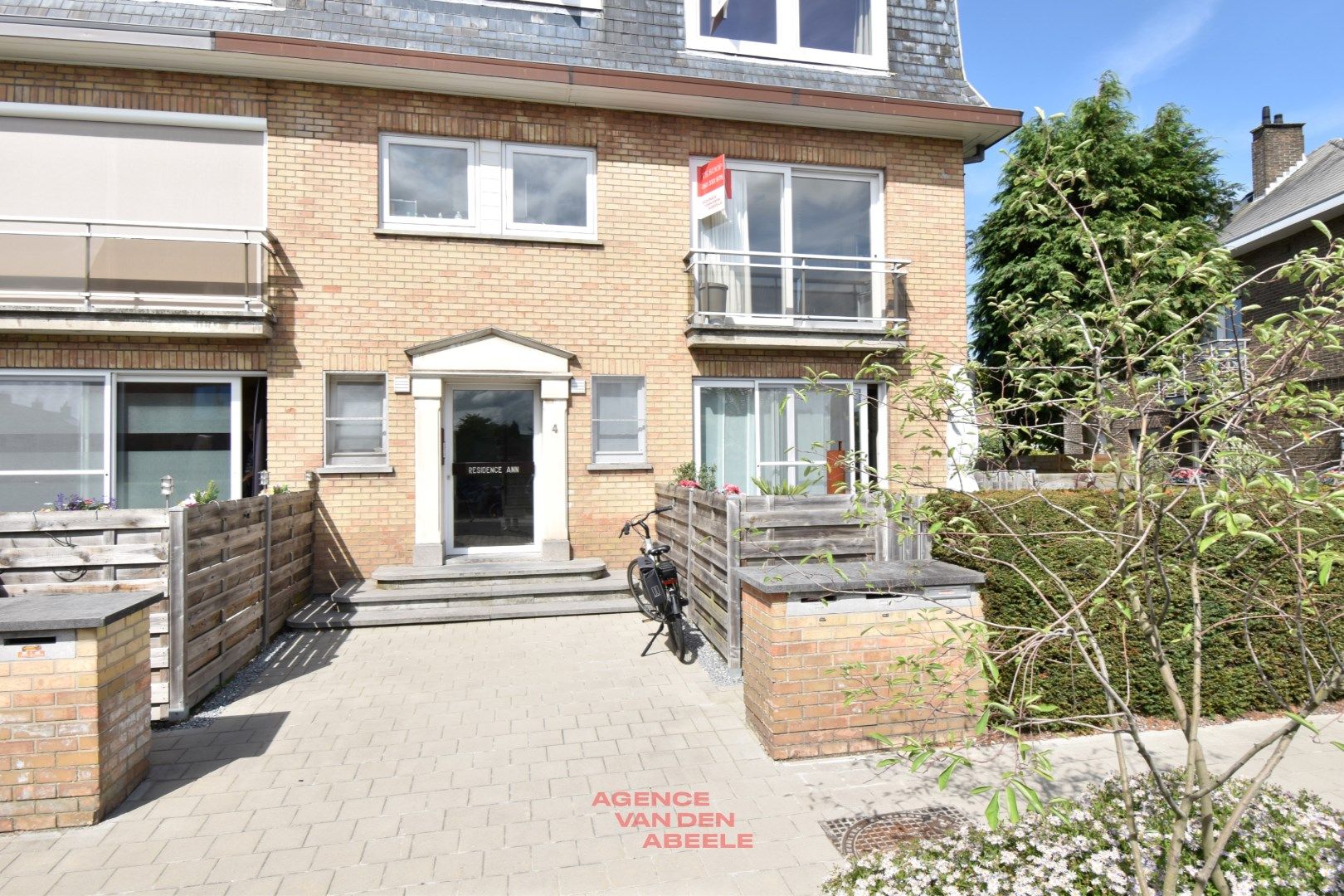 Instapklaar appartement met 2 slaapkamers te Sint-kruis foto 3