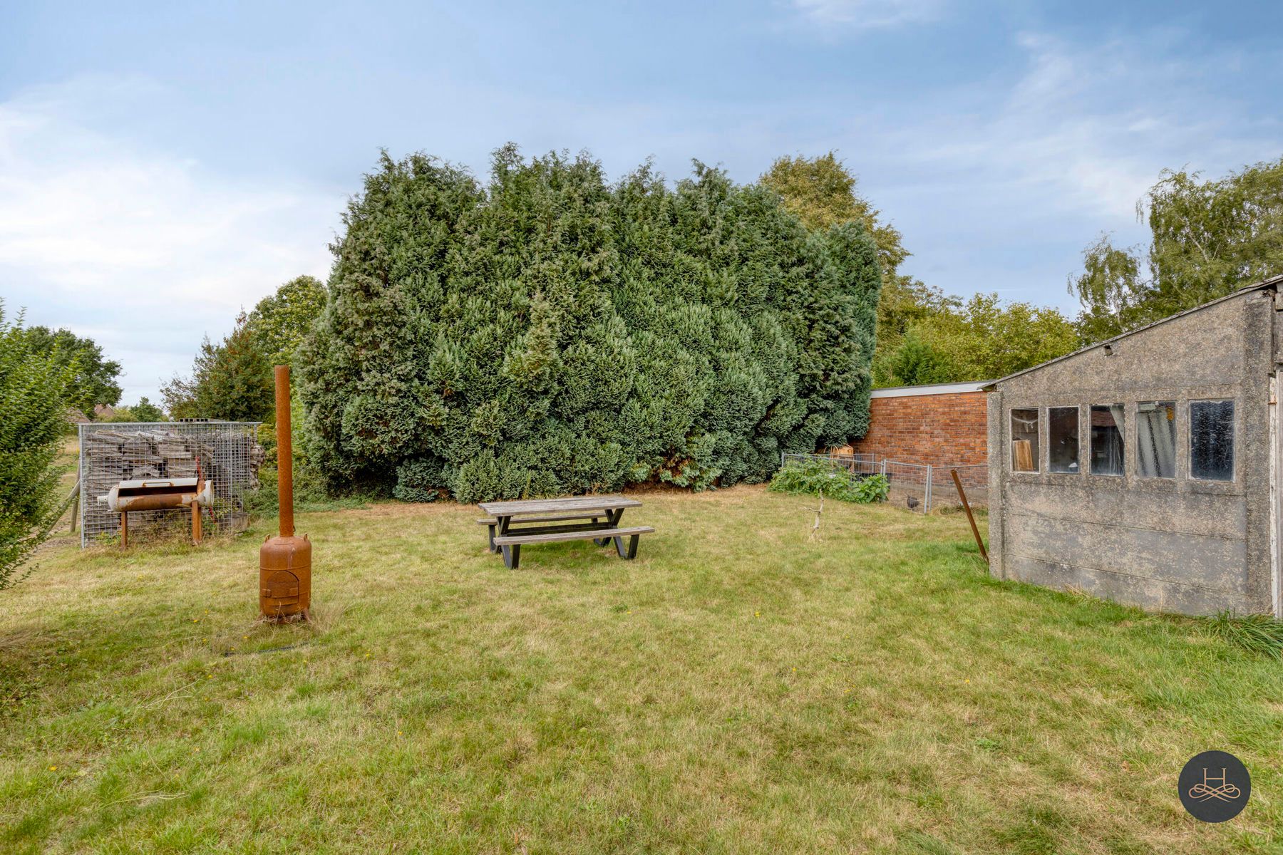 Vrijstaande woning met enorm potentieel foto 17