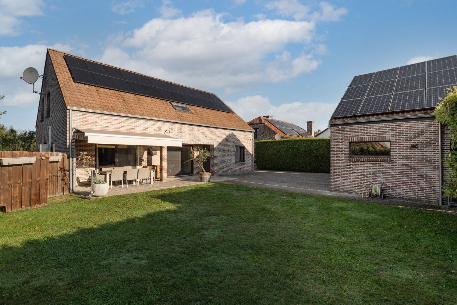 Vrijstaande woning met ruime garage en tuin, rustig gelegen nabij natuurgebied en Nederlandse grens foto 38