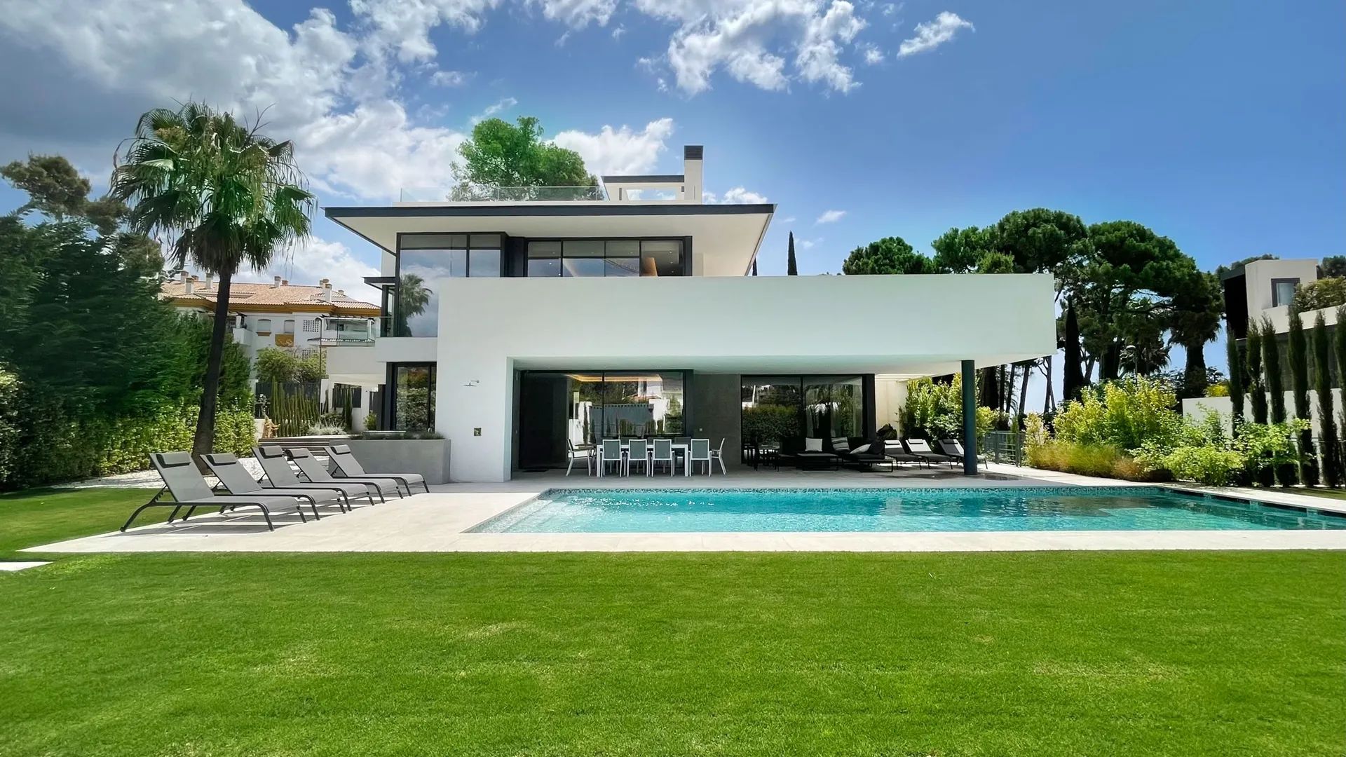 ()=>{if(producerUpdateValueVersion(node),producerAccessed(node),node.value===ERRORED)throw node.error;return node.value} Villa Solana - 29600 Marbella