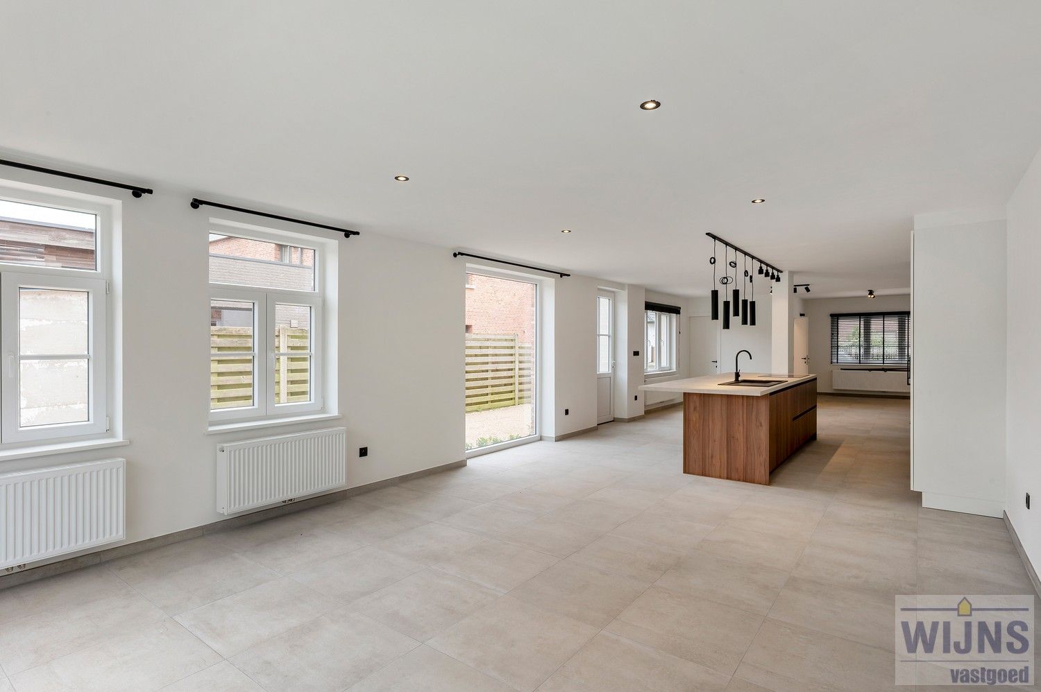 Prachtig gerenoveerde woning met 3 slpkm foto 18