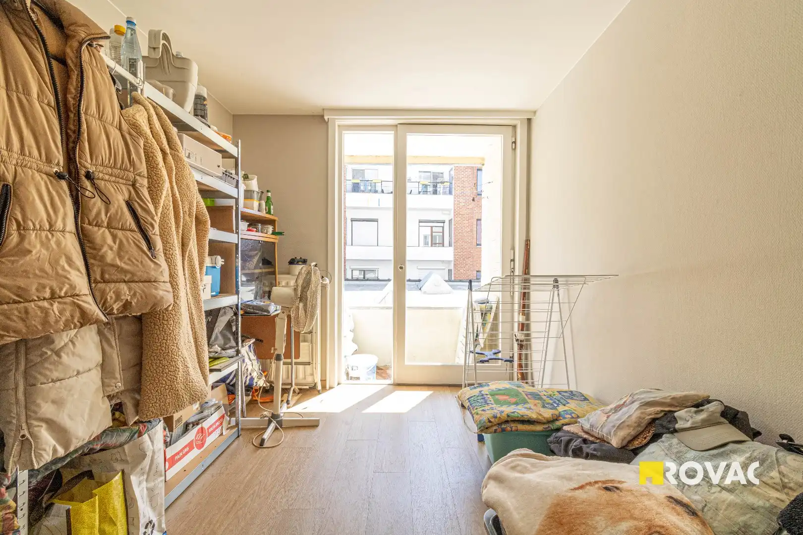 Centraal gelegen appartement met staanplaats en berging! foto 10