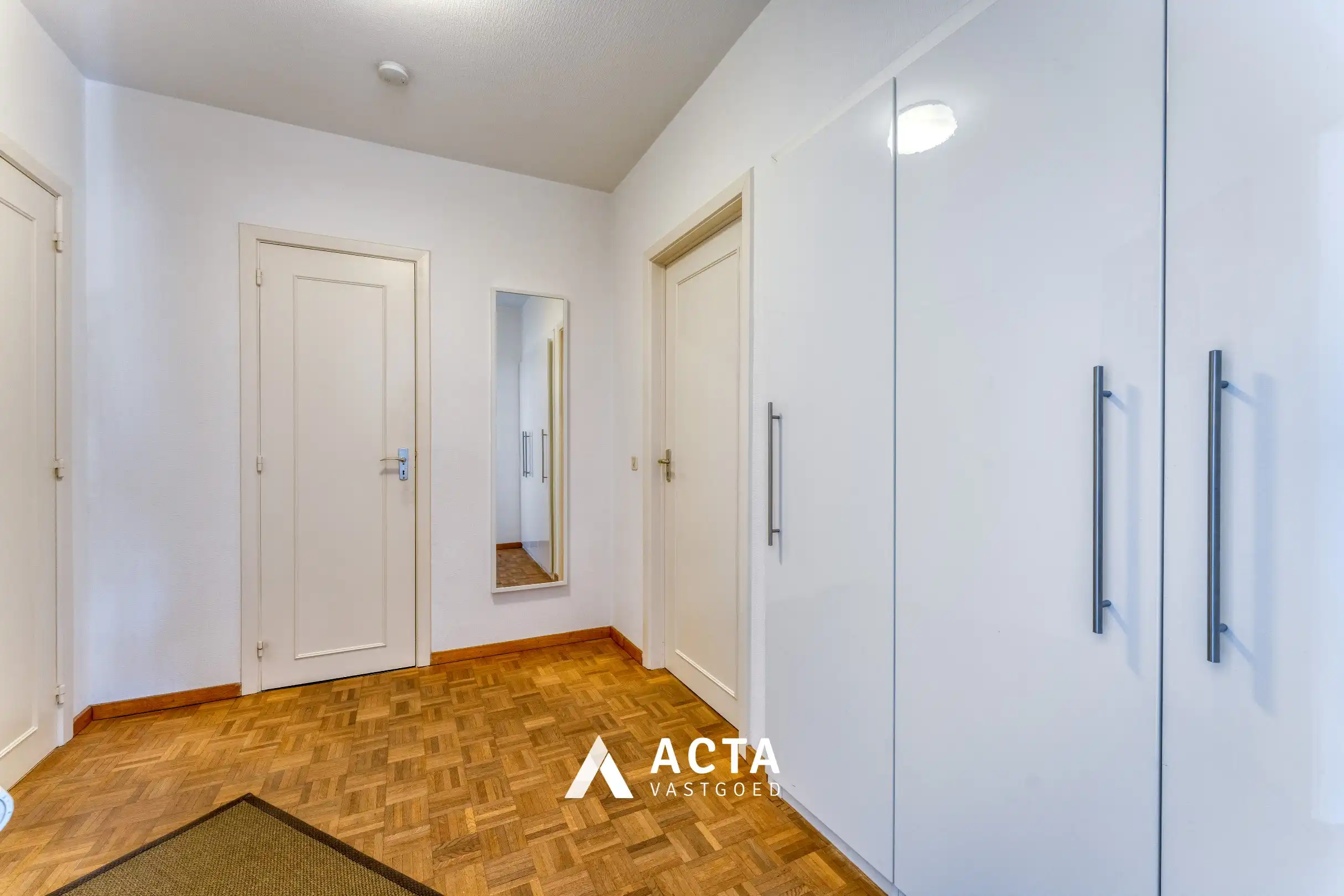 Instapklaar appartement met twee slaapkamers op het Leopold I Plein foto 8