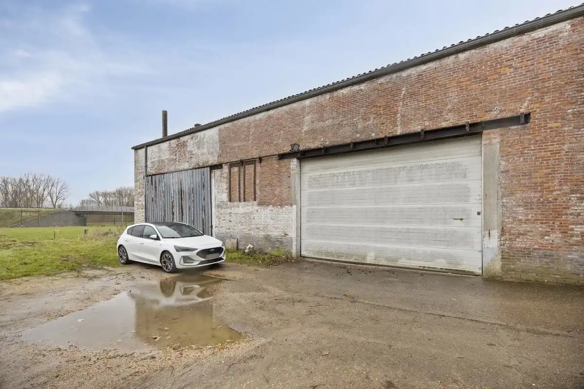 OPBRENGSTEIGENDOM BESTAANDE UIT WINKELRUIMTE EN LOODS IN DIEPENBEEK foto 2