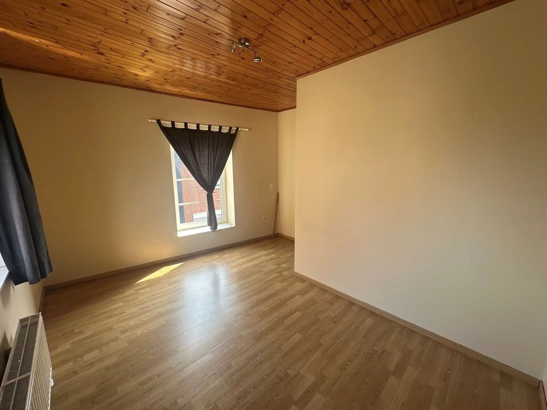 Woning met 2 slaapkamers en garage foto 4