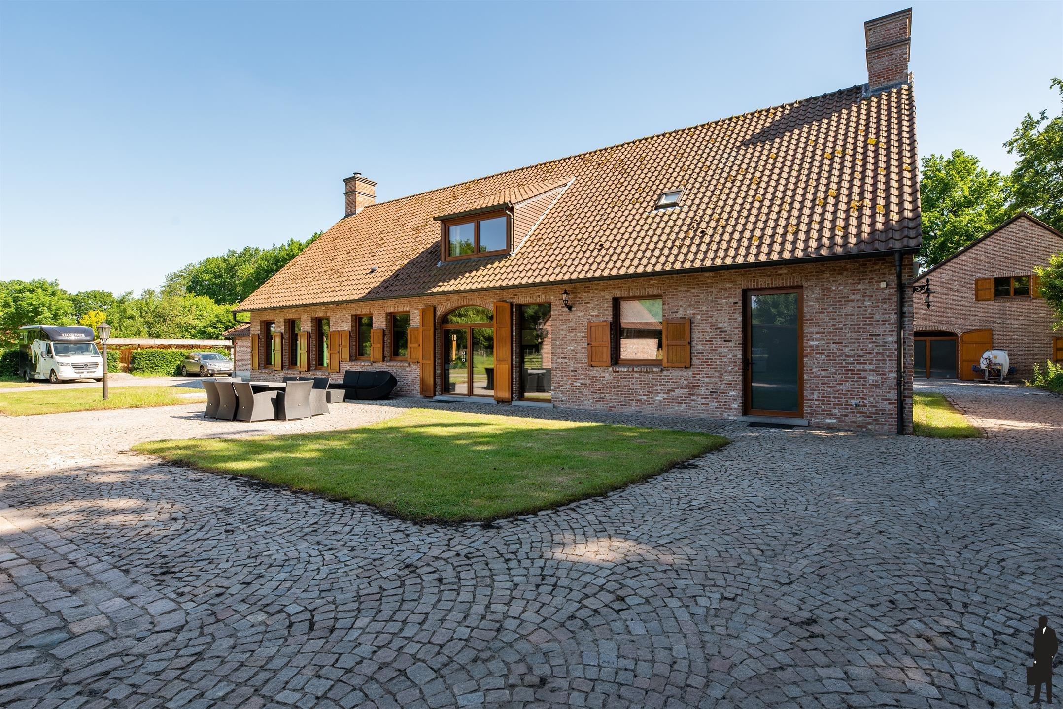 Luxe kangoeroe-villa te Sint-Job met paardenacc. op ca. 1,2 HA! foto 51