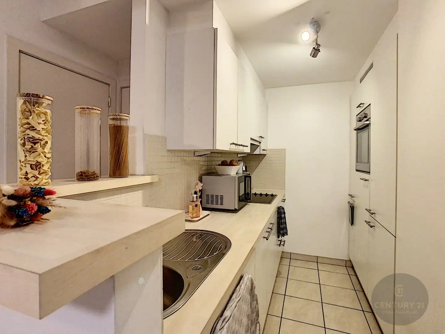 Ruime gelijkvloerse studio foto 3