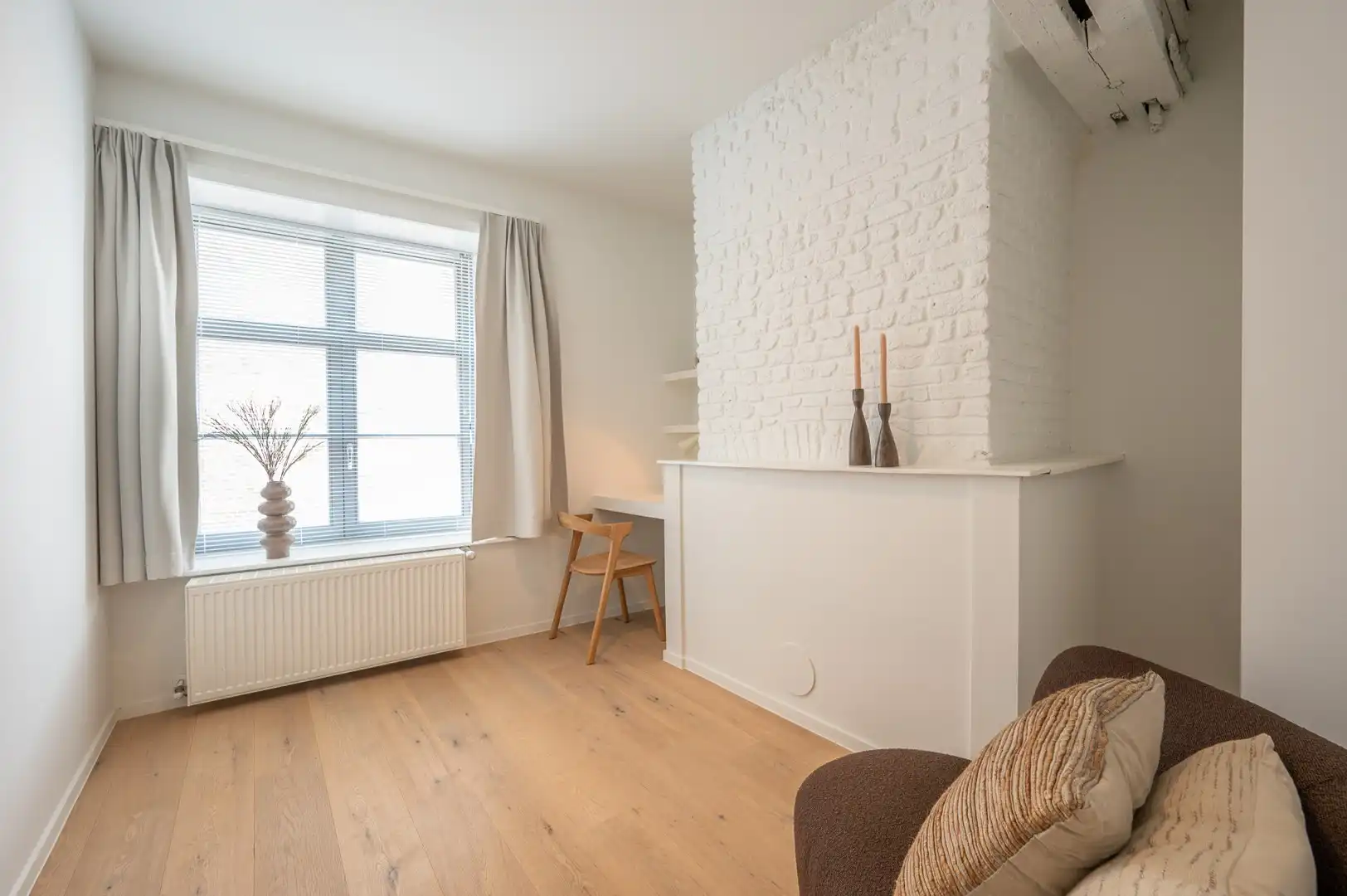Stijlvol gerenoveerde hoekwoning met aparte duplex studio op topligging foto 11
