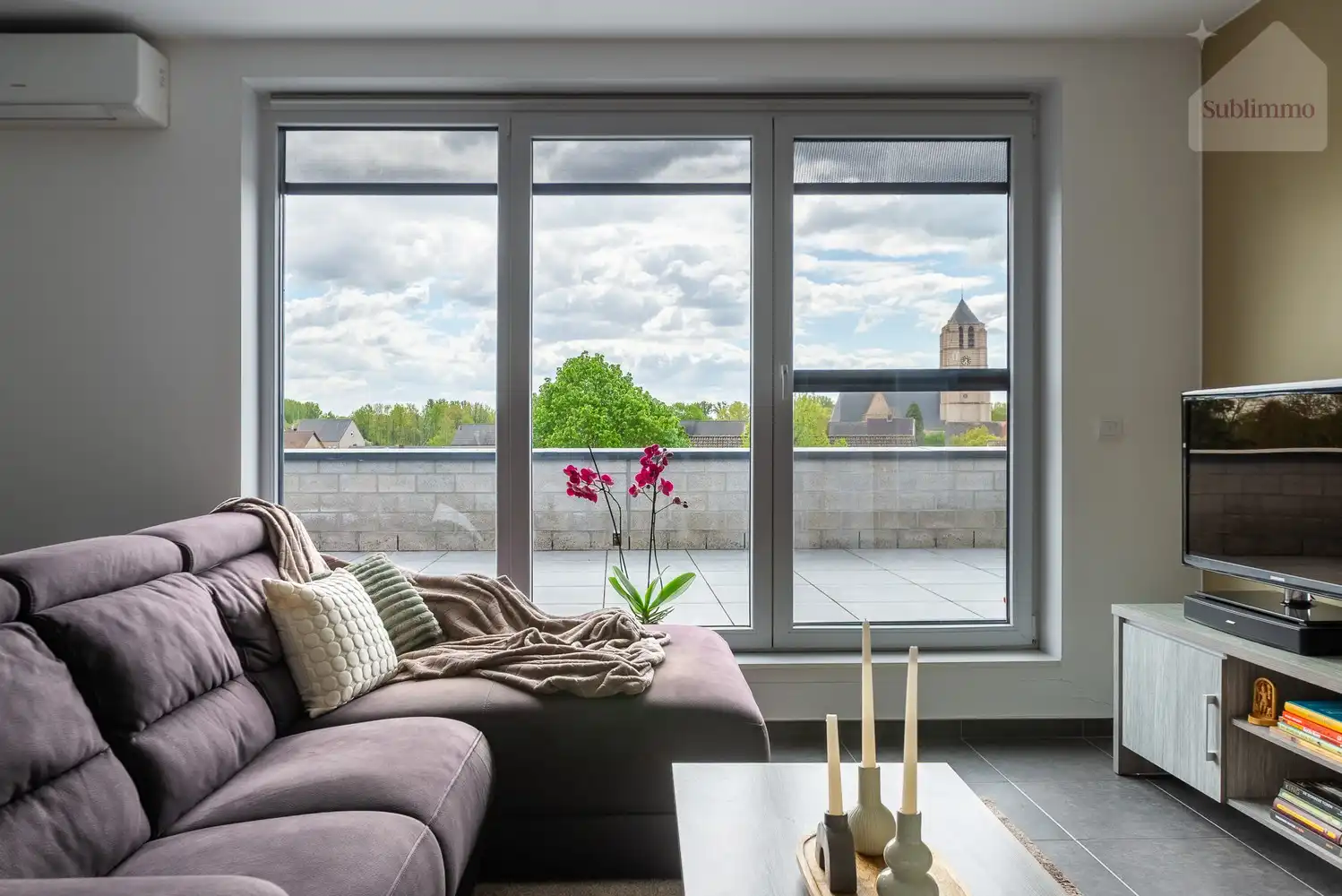 Verzorgd dakappartement met groot terras en dubbele parking foto 3