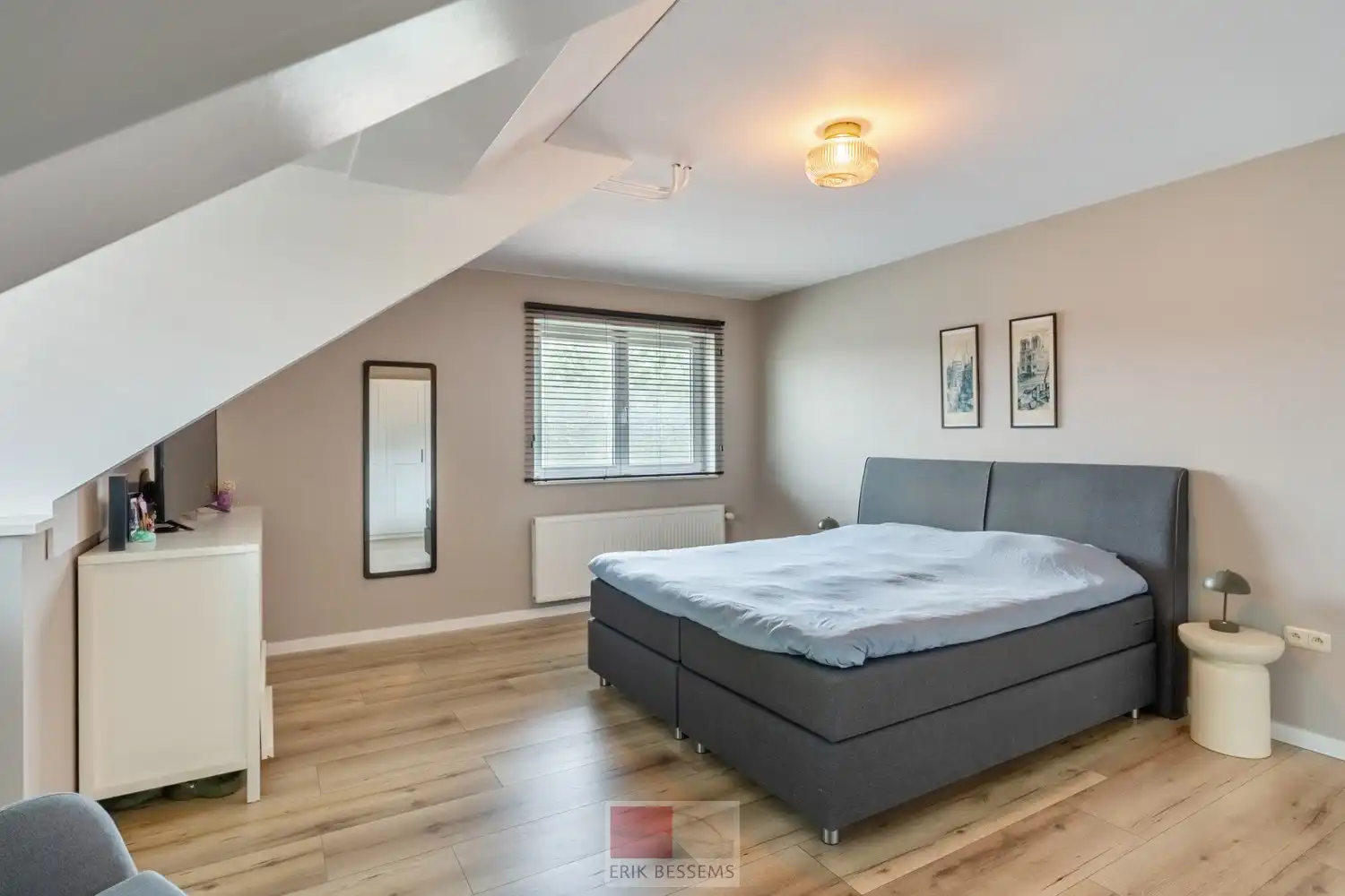 Instapklare gezellige vrijstaande woning met een woonopp. van circa 185 m2 op een perceel van 17a53ca foto 28