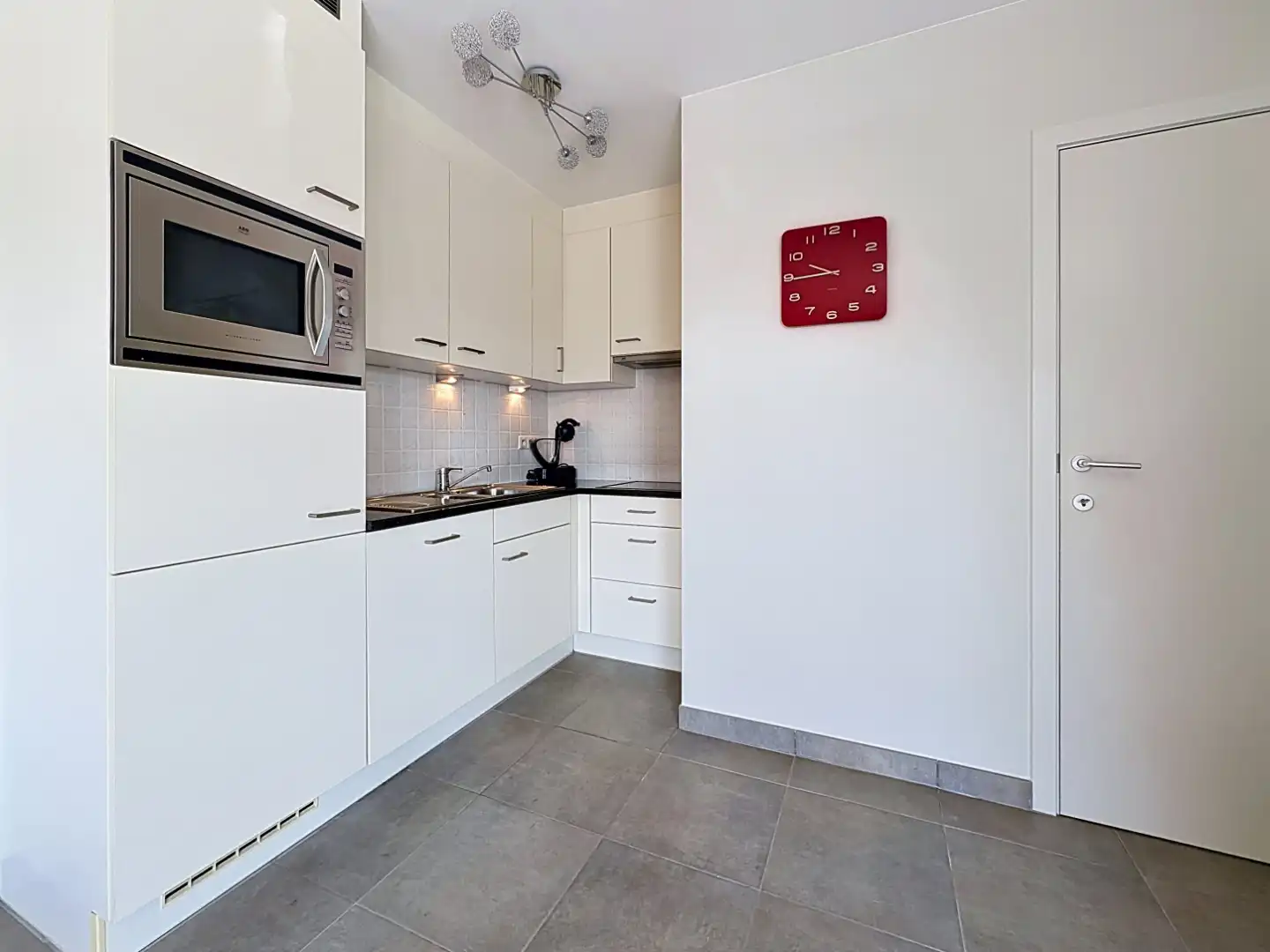 Instapklaar appartement nabij de zee en het centrum. foto 6