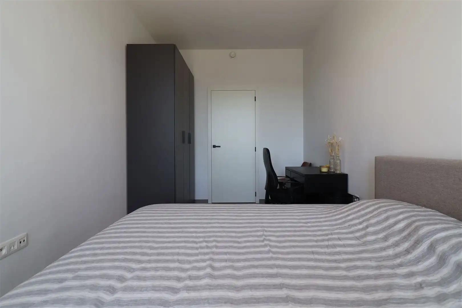 Gemeubeld appartement met autostaanplaats op het Eilandje  foto 6