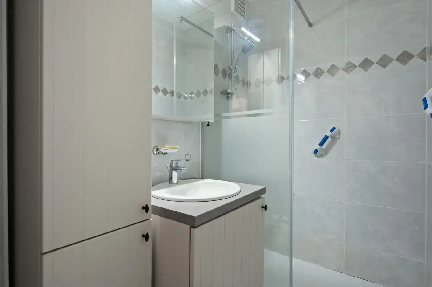 Instapklaar 2-slaapkamer appartement met garage in het hart van Tienen foto 10