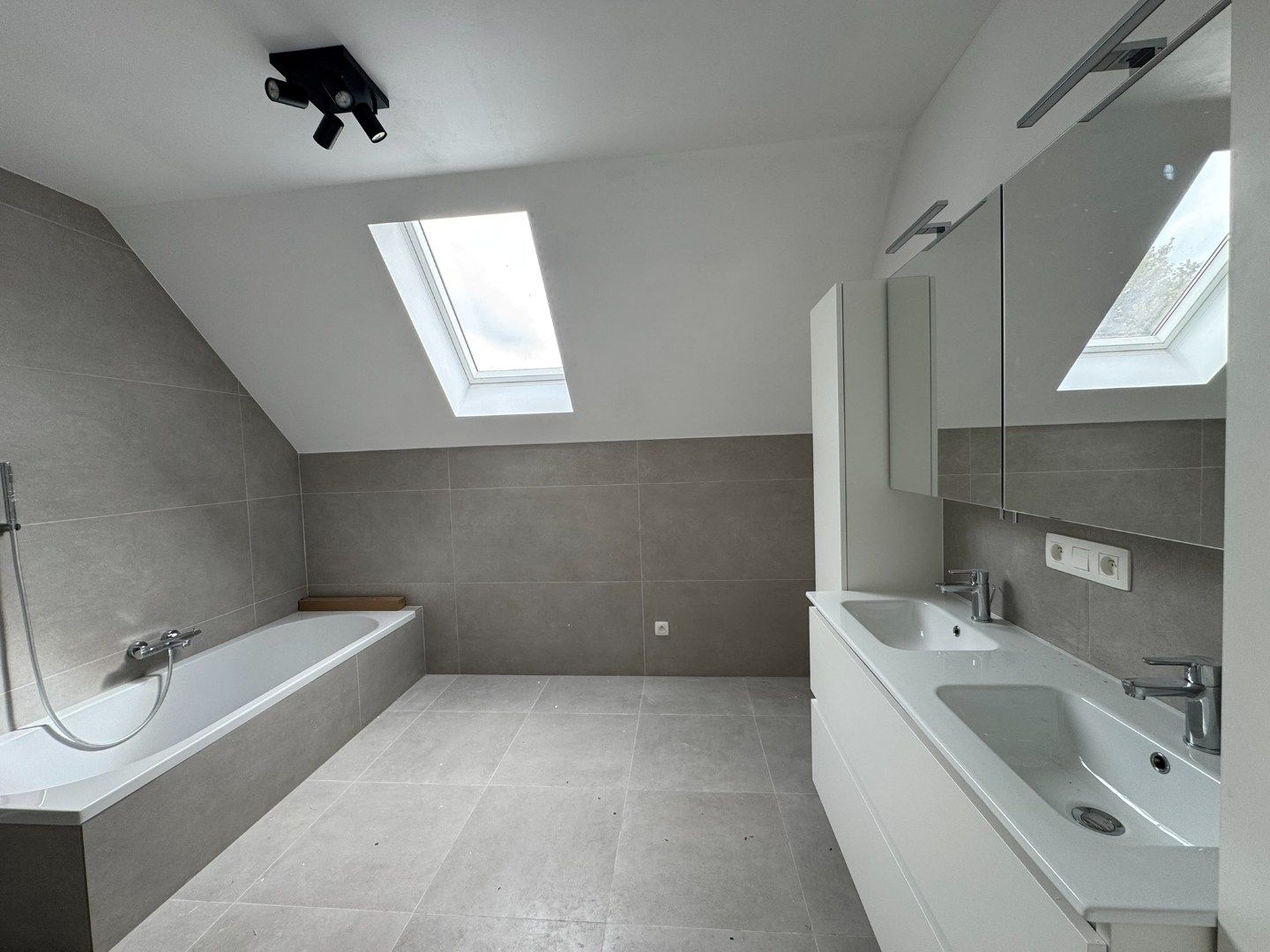 BEZOEKDAG VOLZET - Ruime nieuwbouwwoning in Kalken  foto 5