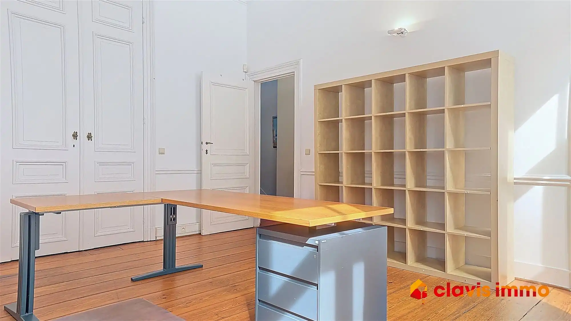 Aangenaam kantoor gelegen op de eerste verdieping van een prachtig herenhuis foto 3