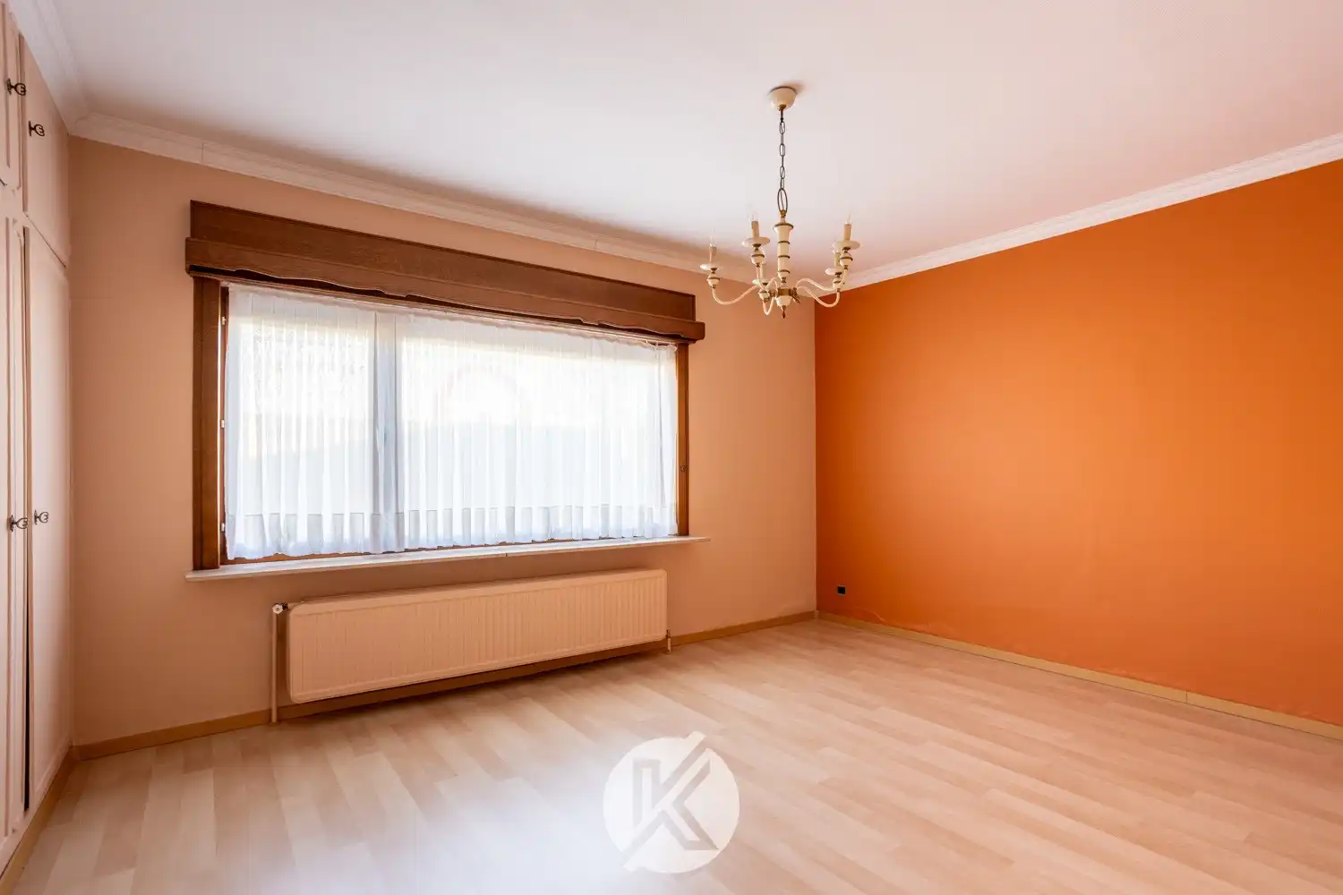 Robuuste, tijdloze villa met veel potentieel foto 20