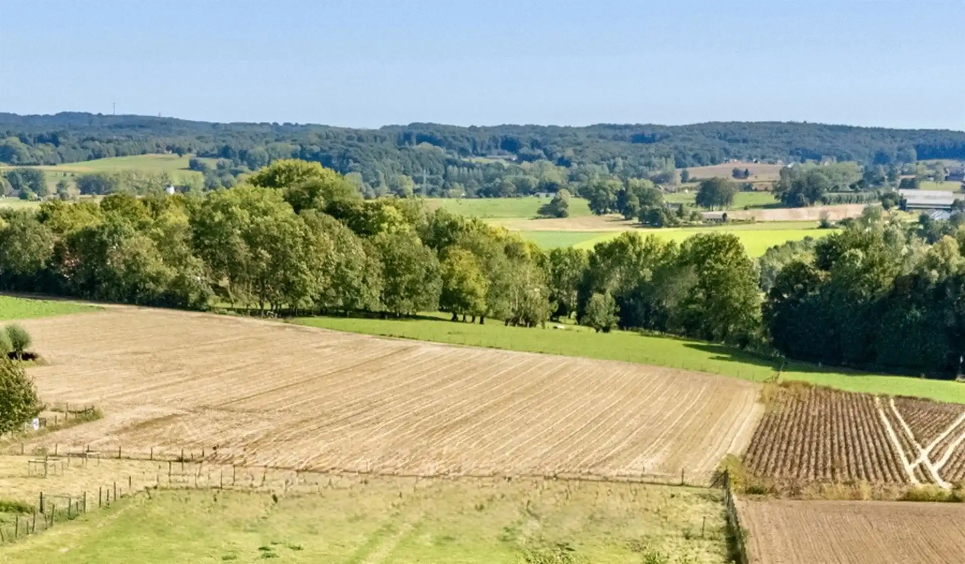 Prachtige grond met UNIEK UITZICHT foto {{pictureIndex}}