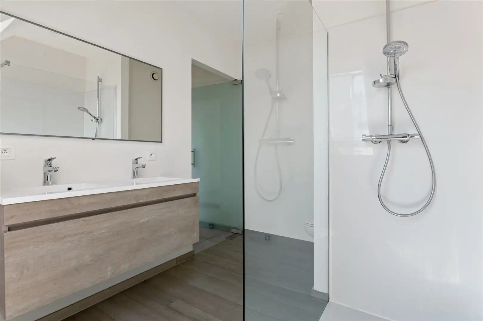 Recente penthouse ca. 114m2 met inpandig terras en optionele parking. foto 14