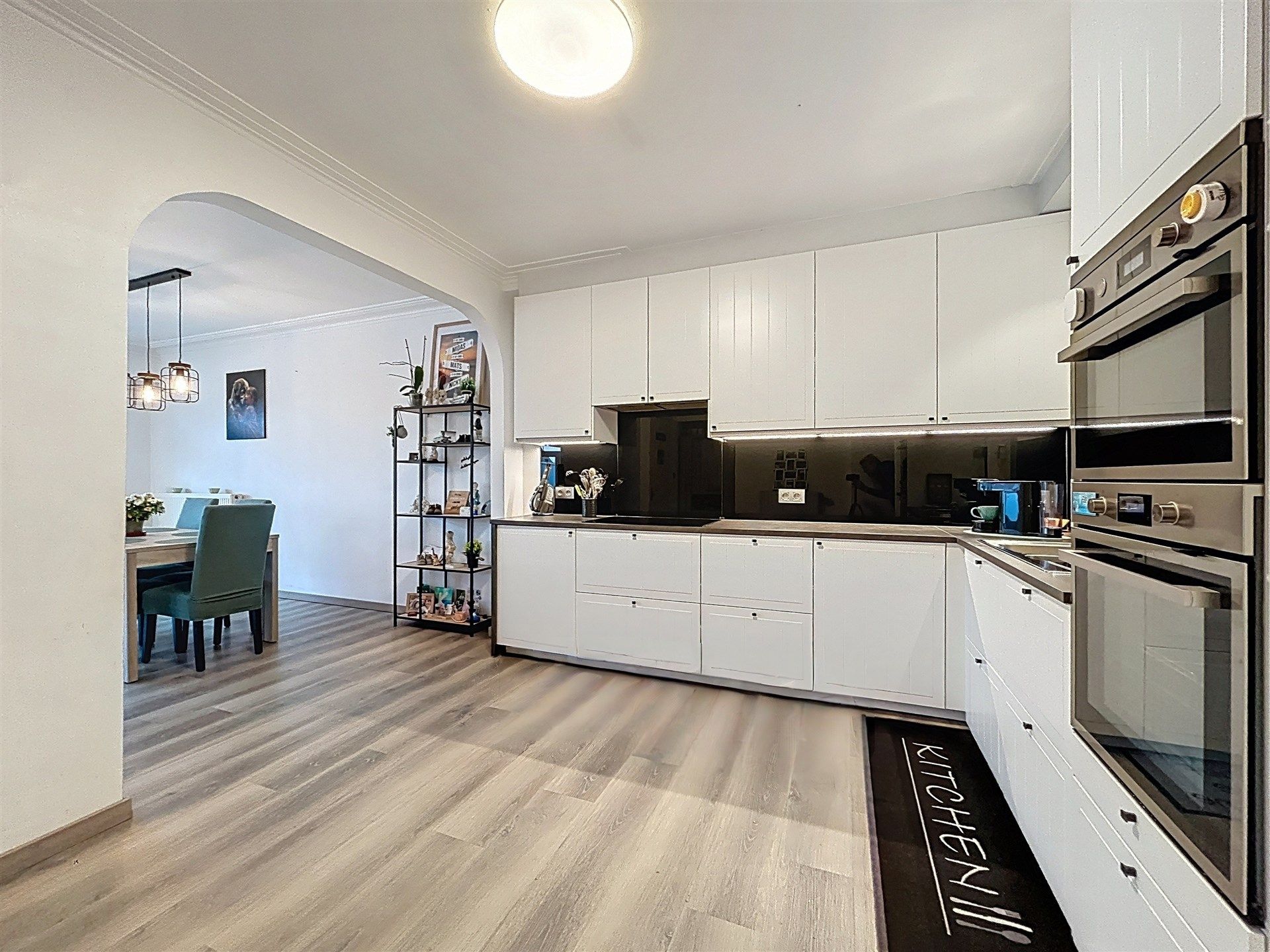 instapklare gezinswoning met 4 slaapkamers en bijgebouw op perceel van 400m²  foto 6