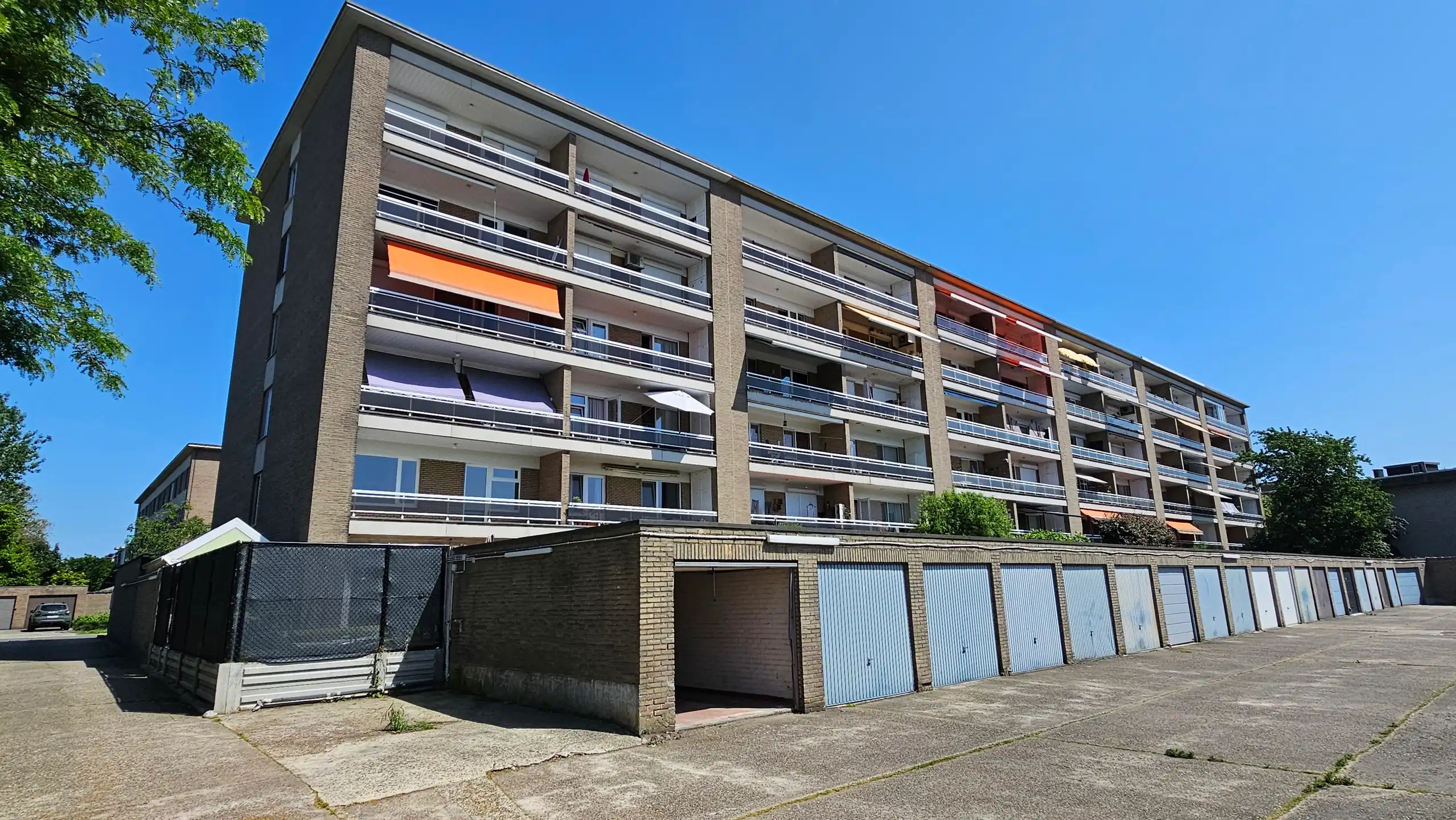 Volledig vernieuwd 2 slaapkamer-appartement te huur foto 15