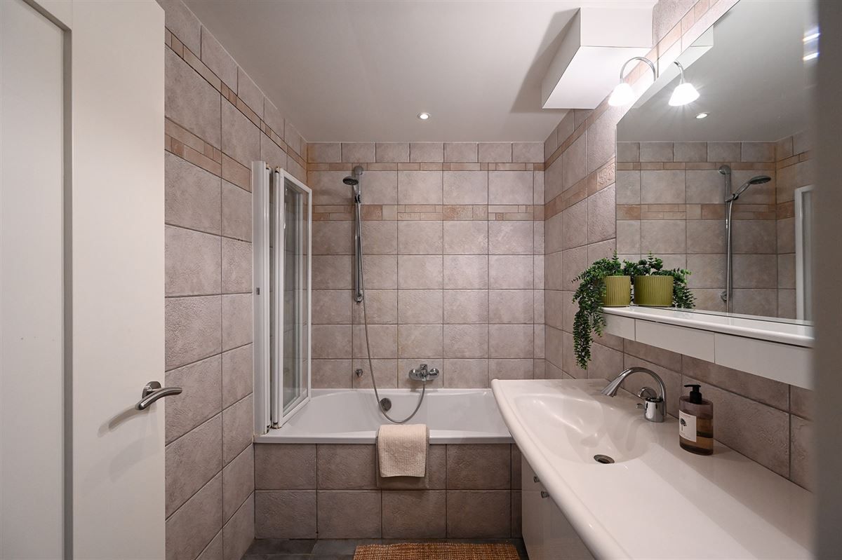 Rustig gelegen appartement met tuin foto 9