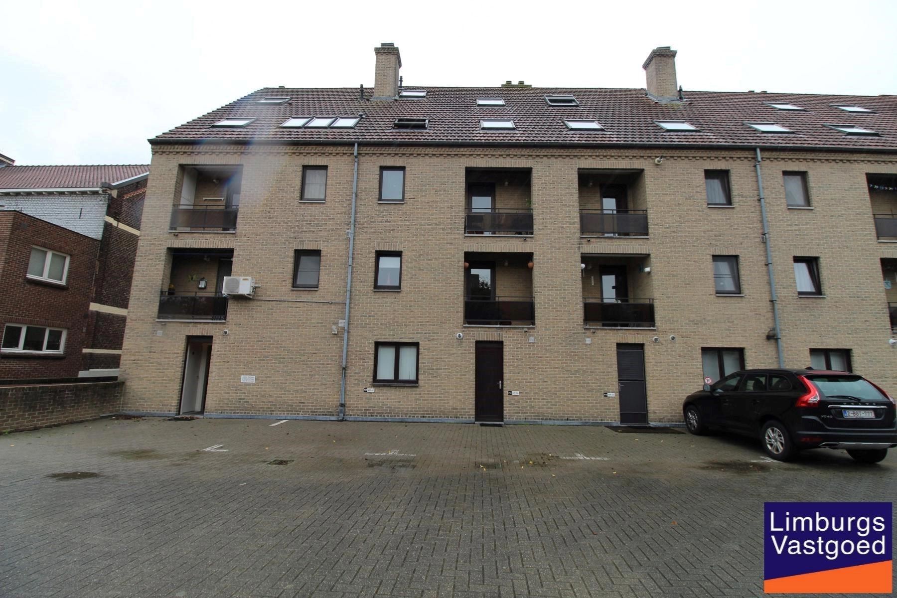 Handels/praktijkruimte, 110m², kelder met drijfkracht, parking foto 19