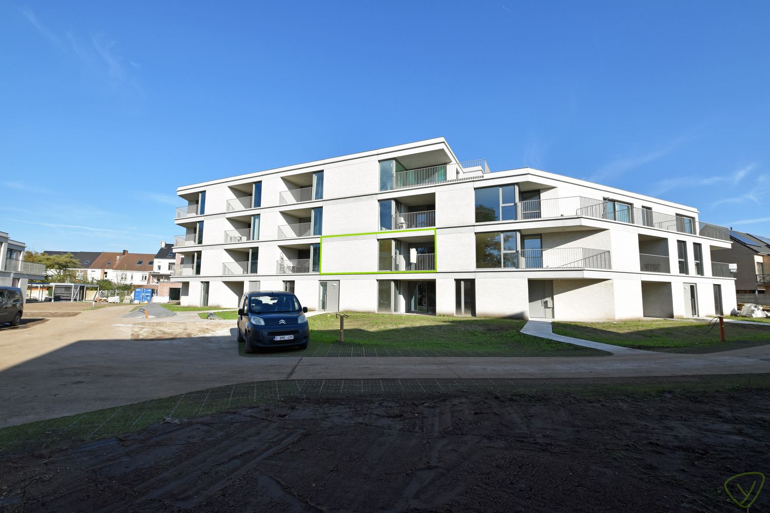 Modern en energiezuinig nieuwbouwappartement met terras! foto {{pictureIndex}}