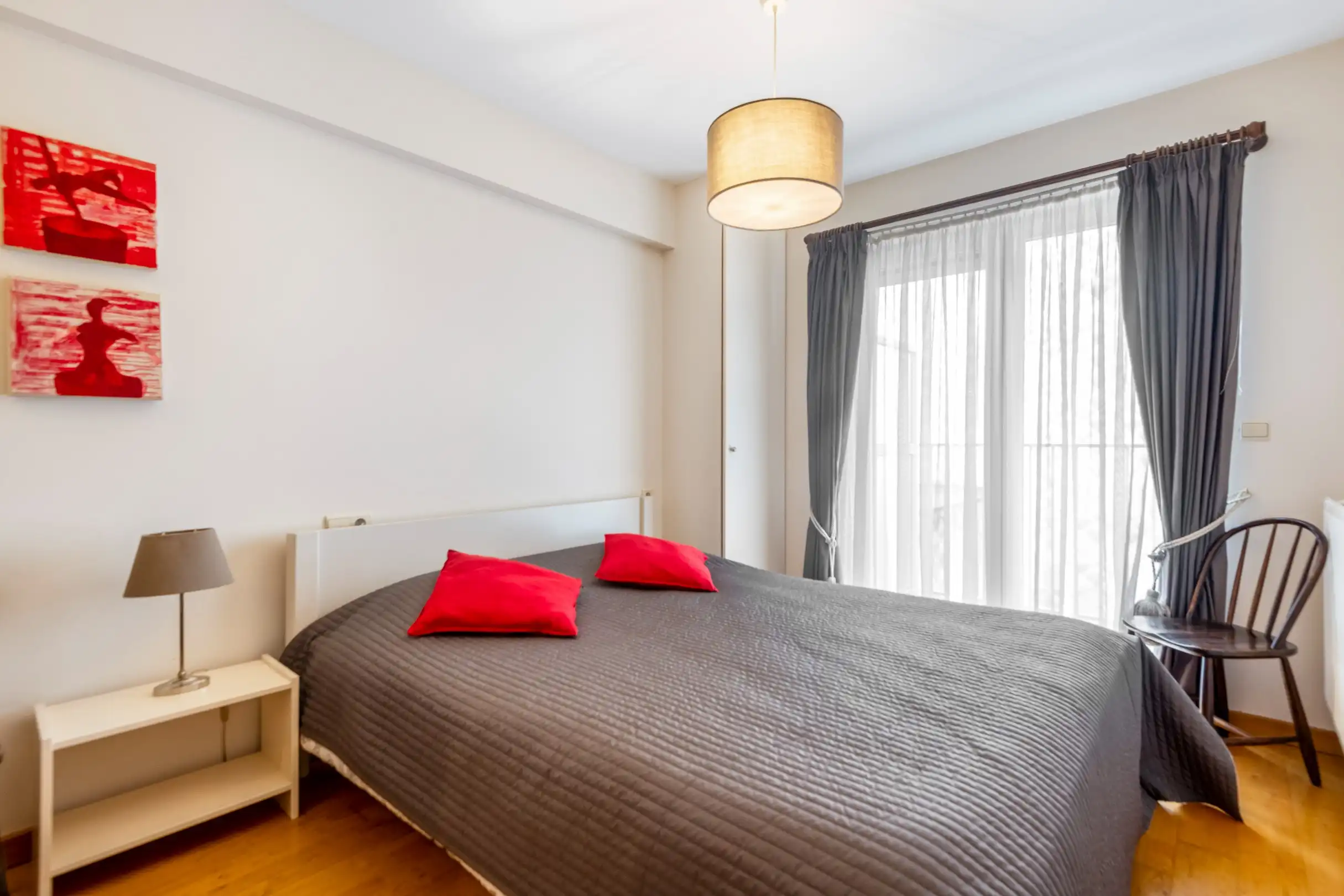 Verzorgd, zuidgericht  gemeubeld appartement gelegen vlakbij de Lippenslaan en de Dumortierlaan foto 11