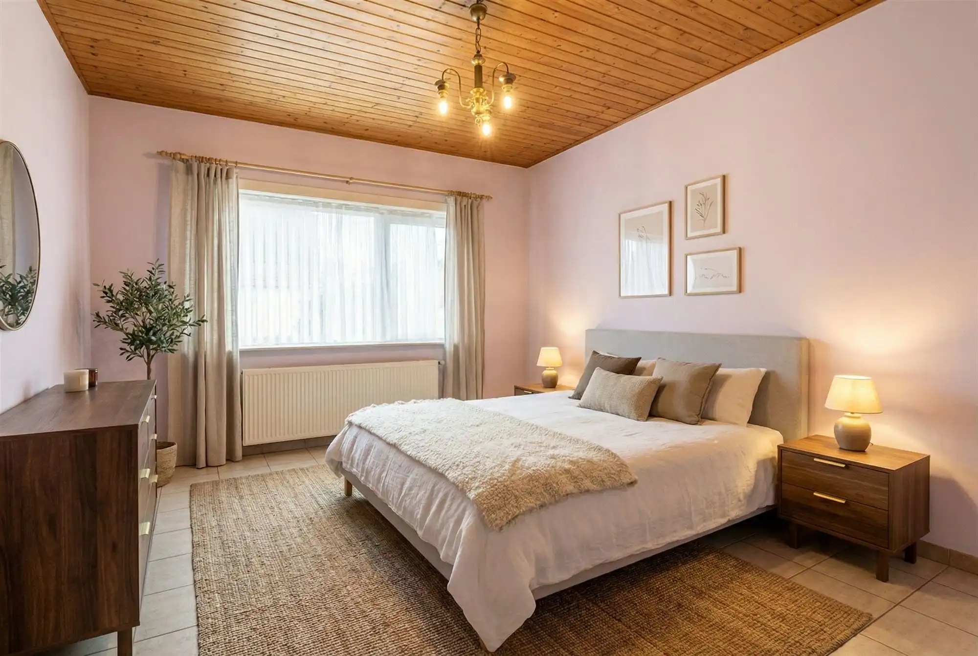 Rustig gelegen, vrijstaande woning met 6 slaapkamers op mooi perceel foto 5