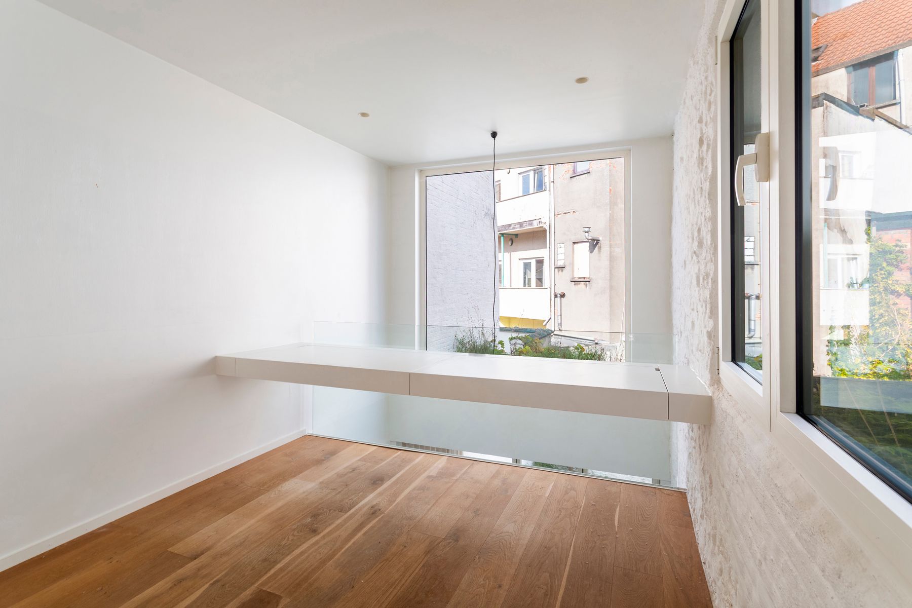 Instapklare woning met uniek binnenbuitengevoel in Antwerpen foto 9