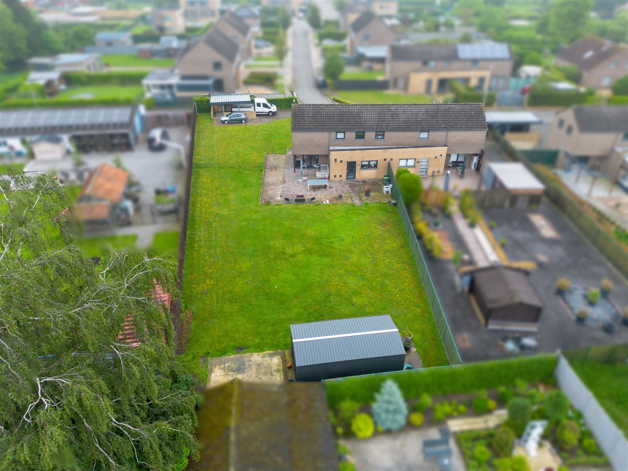 GEZELLIGE INSTAPKLARE GEZINSWONING MET 3 SLAAPKAMERS OP EEN MOOI PERCEEL VAN 10A40CA IN KOZEN  foto 3