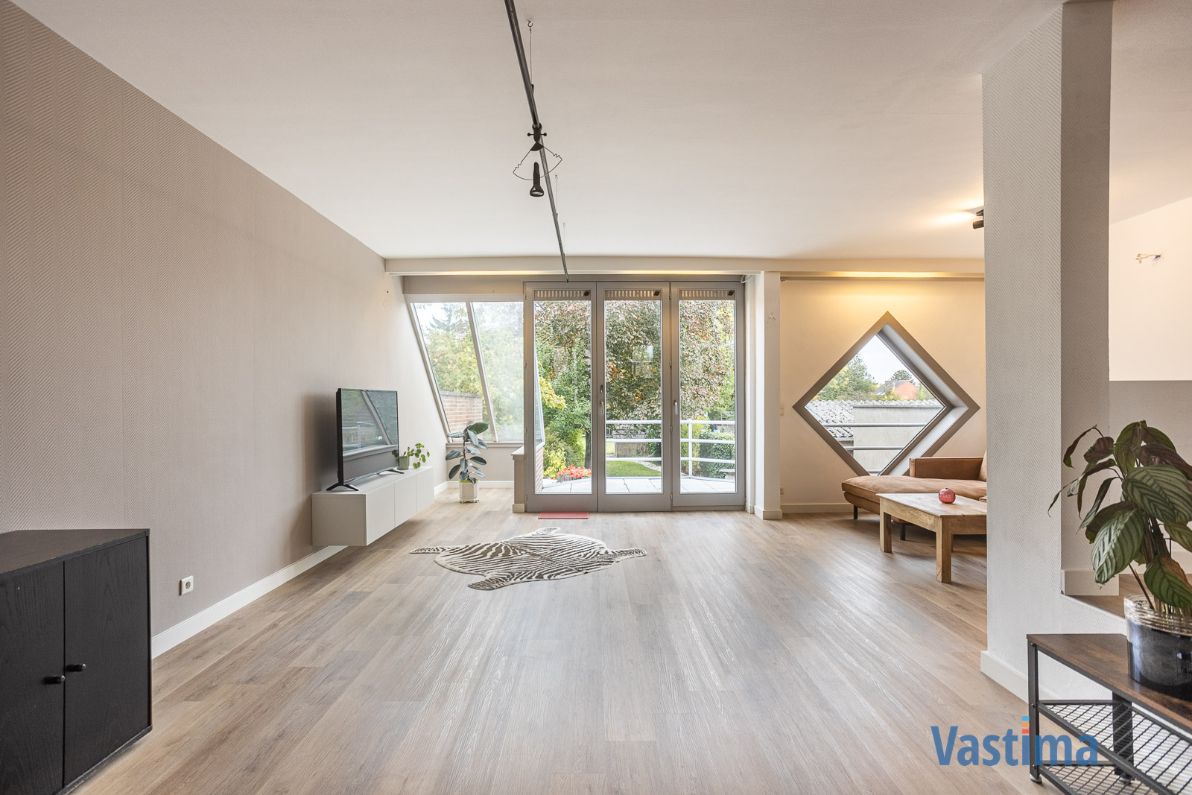 Instapklare architectenwoning met 4 slaapkamers, tuin en garage nabij centrum Erembodegem foto 8