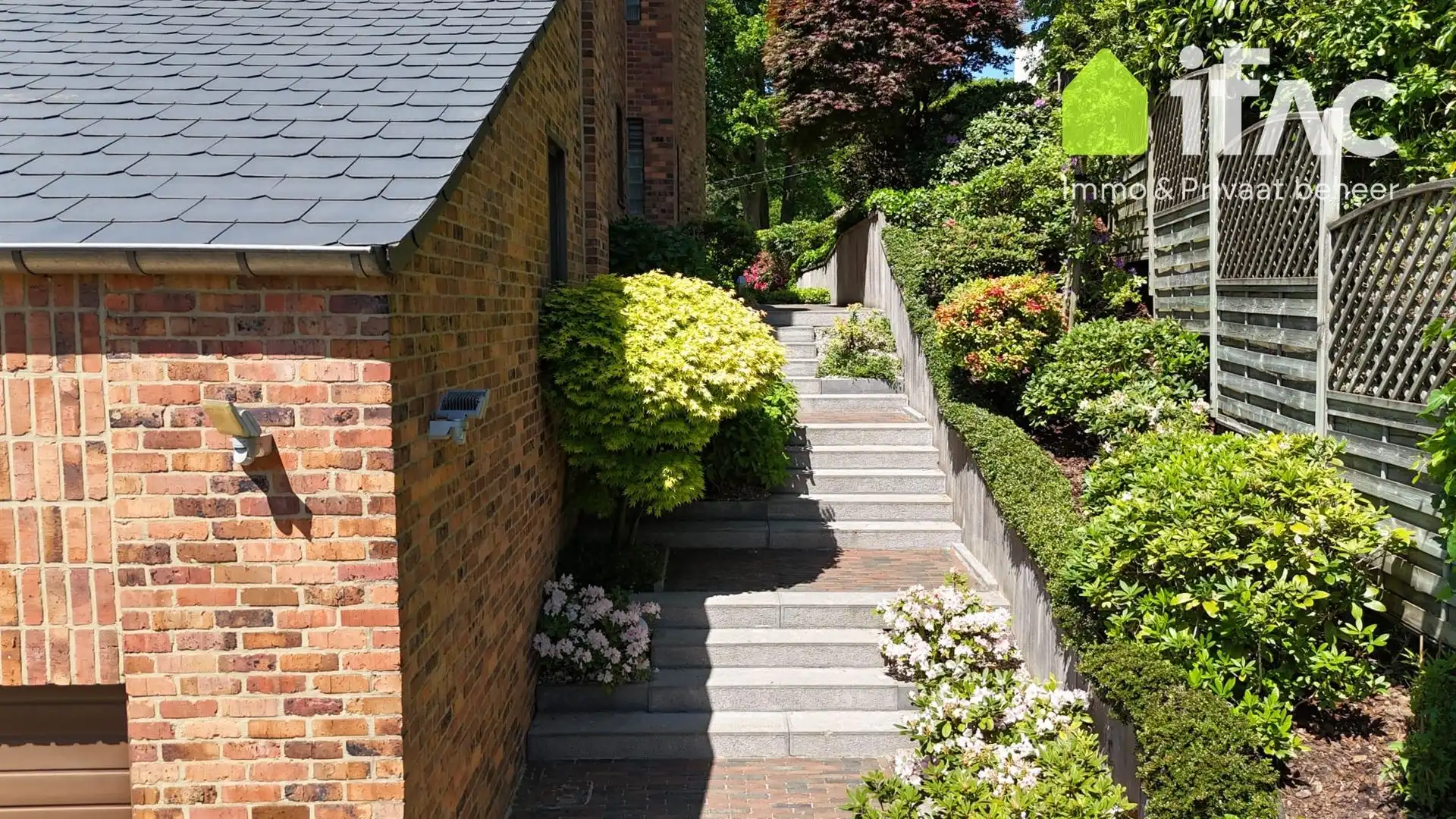 Architectenvilla op toplocatie aan het meer van Genval foto 3