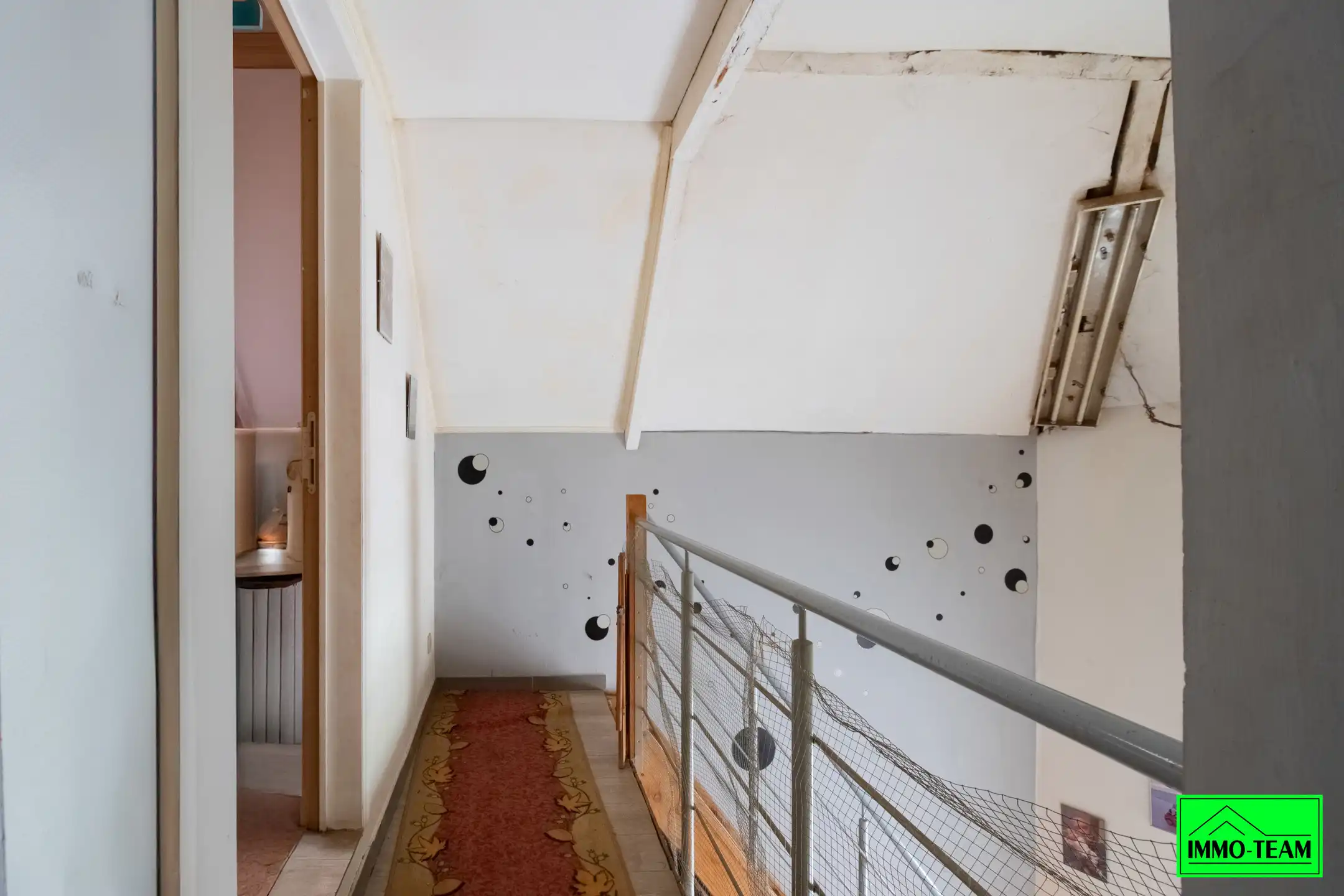 2-gevelwoning met 3 slaapkamers op wandelafstand station foto 8