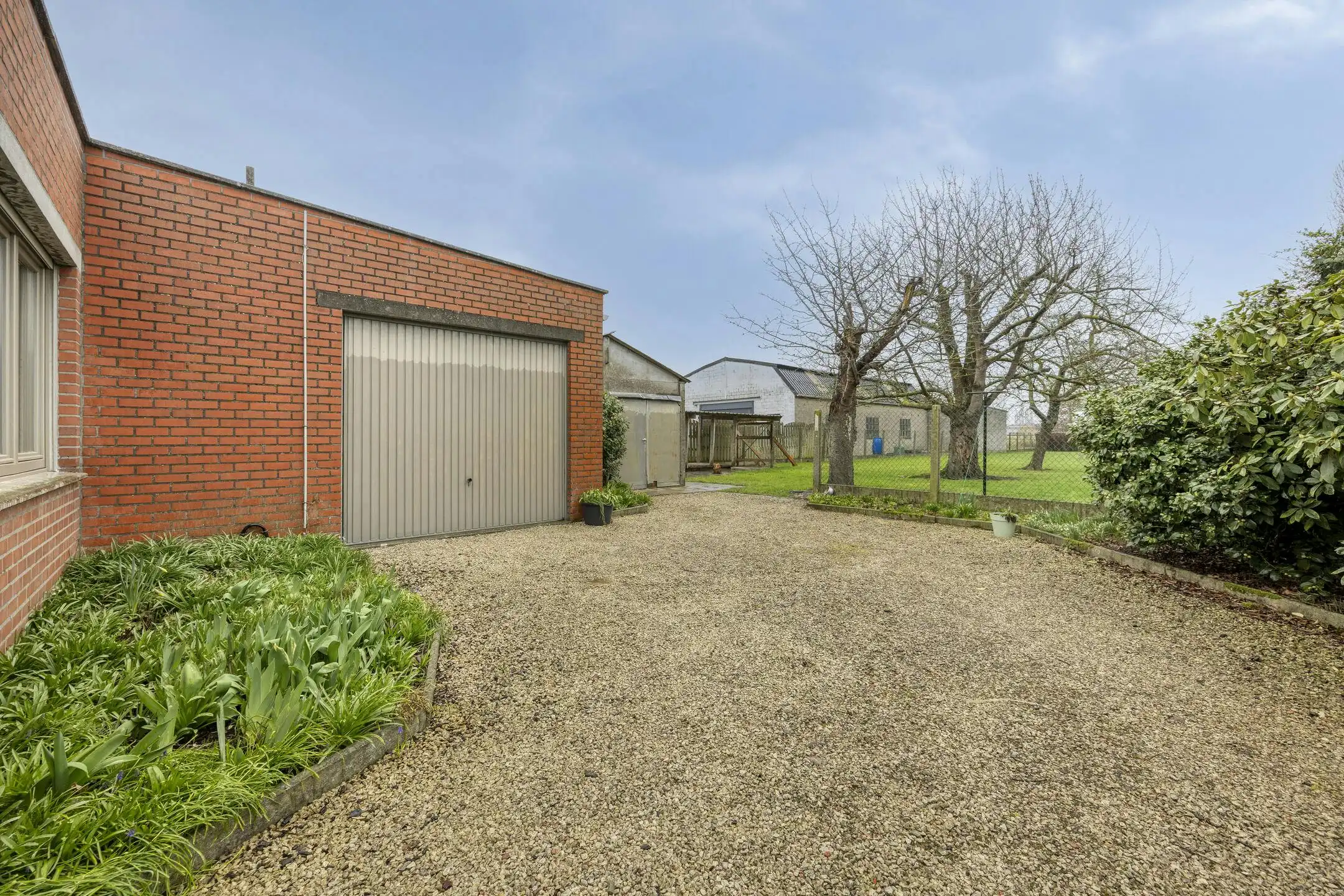 Solide gezinswoning met grote tuin te koop in Oudenaarde foto 16