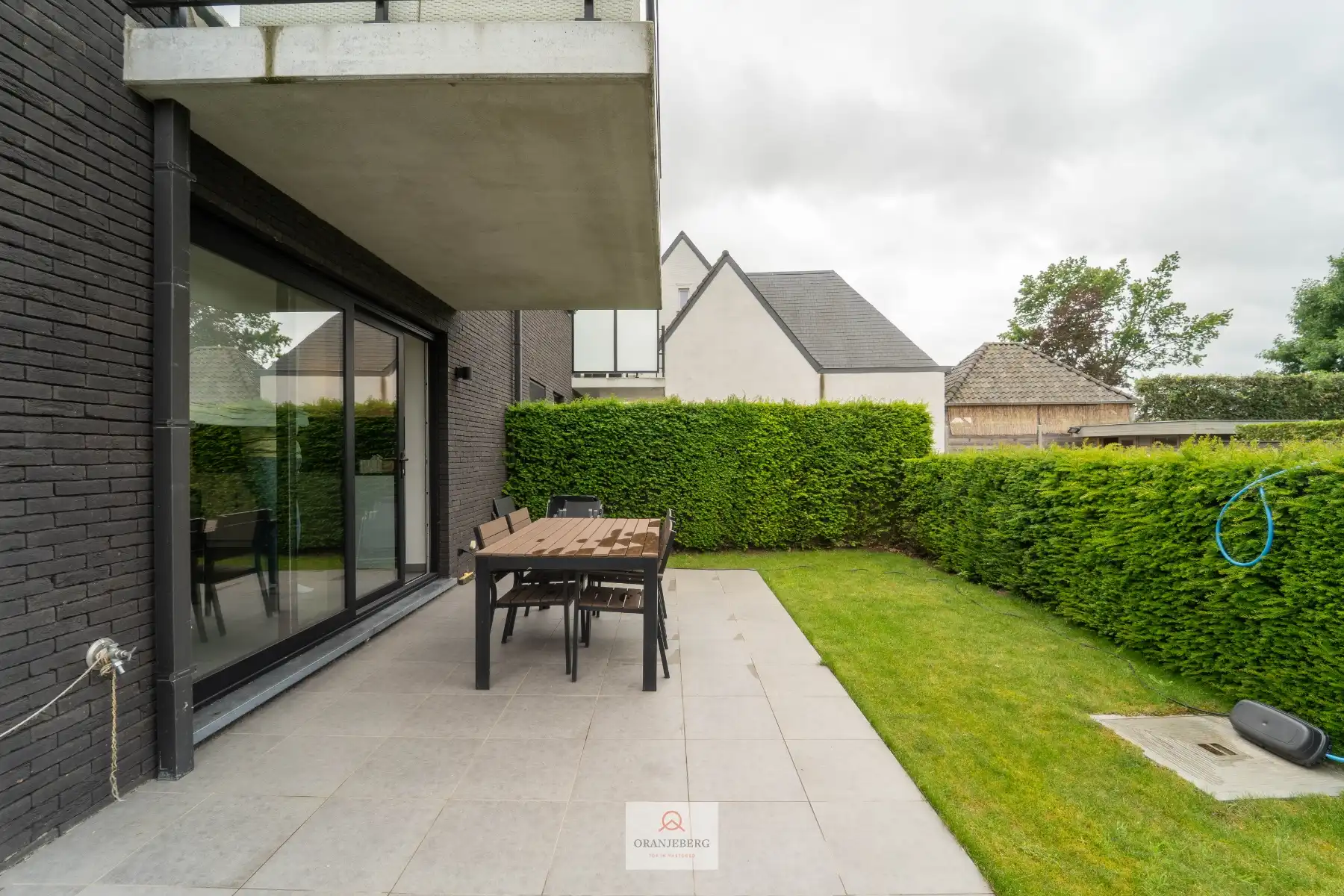 Gelijkvloers 2 slaapkamerappartement met ruime tuin foto 4