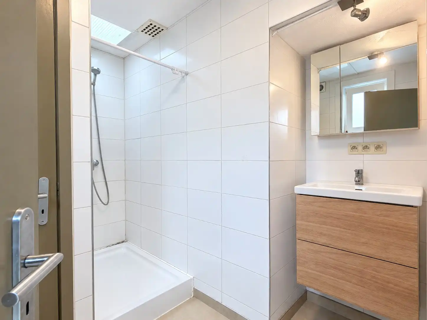 Sfeervol huis op een interessante locatie in Brugge foto 12