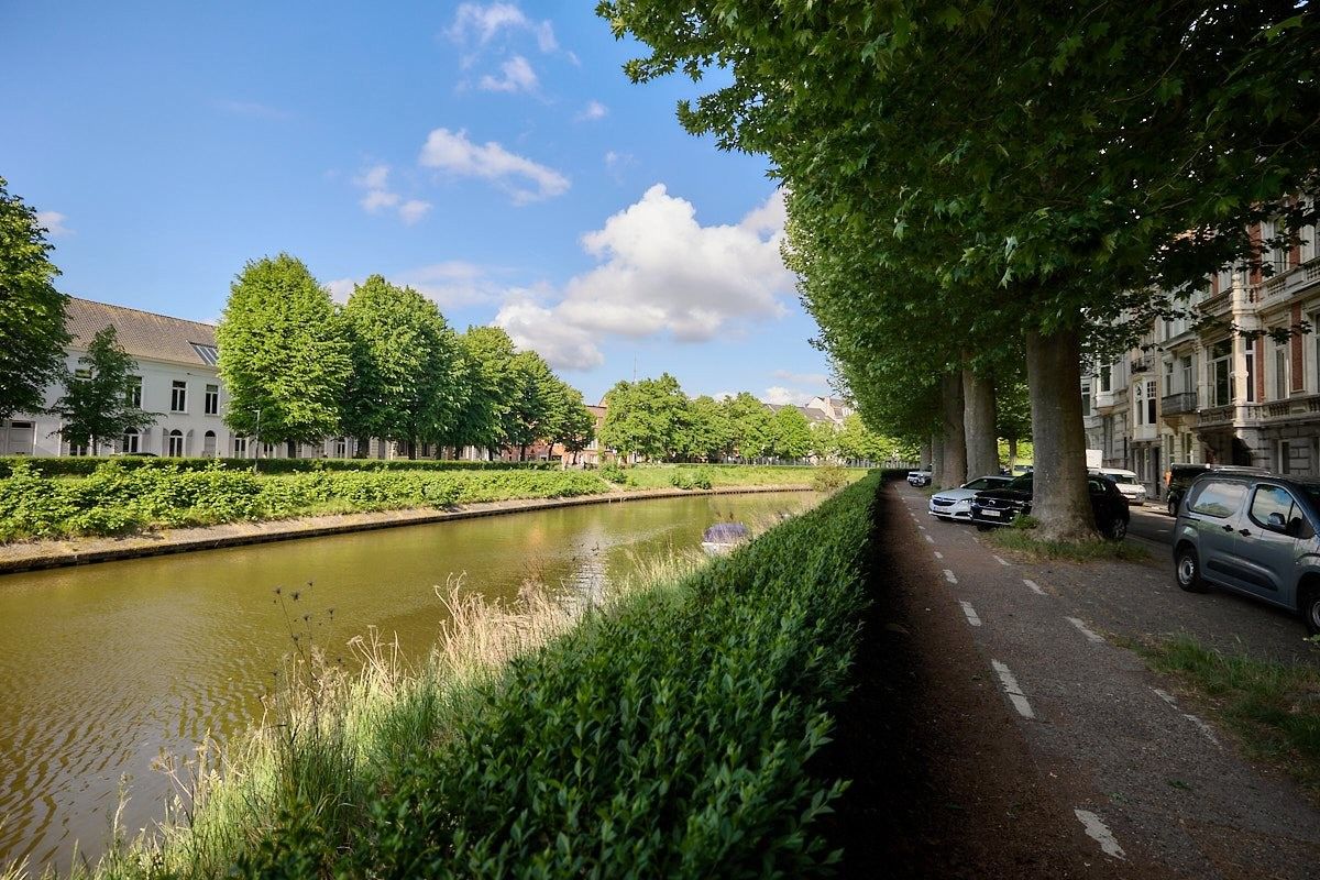 Coupure Gent. Uitzonderlijke herenwoning met stadstuin. foto 3