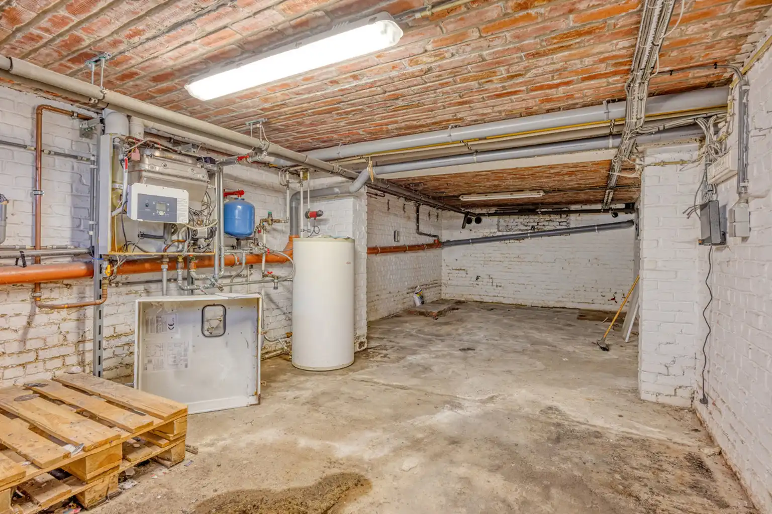 Instapklare 2-gevelwoning nabij Sint-Agatha-Berchem foto 32