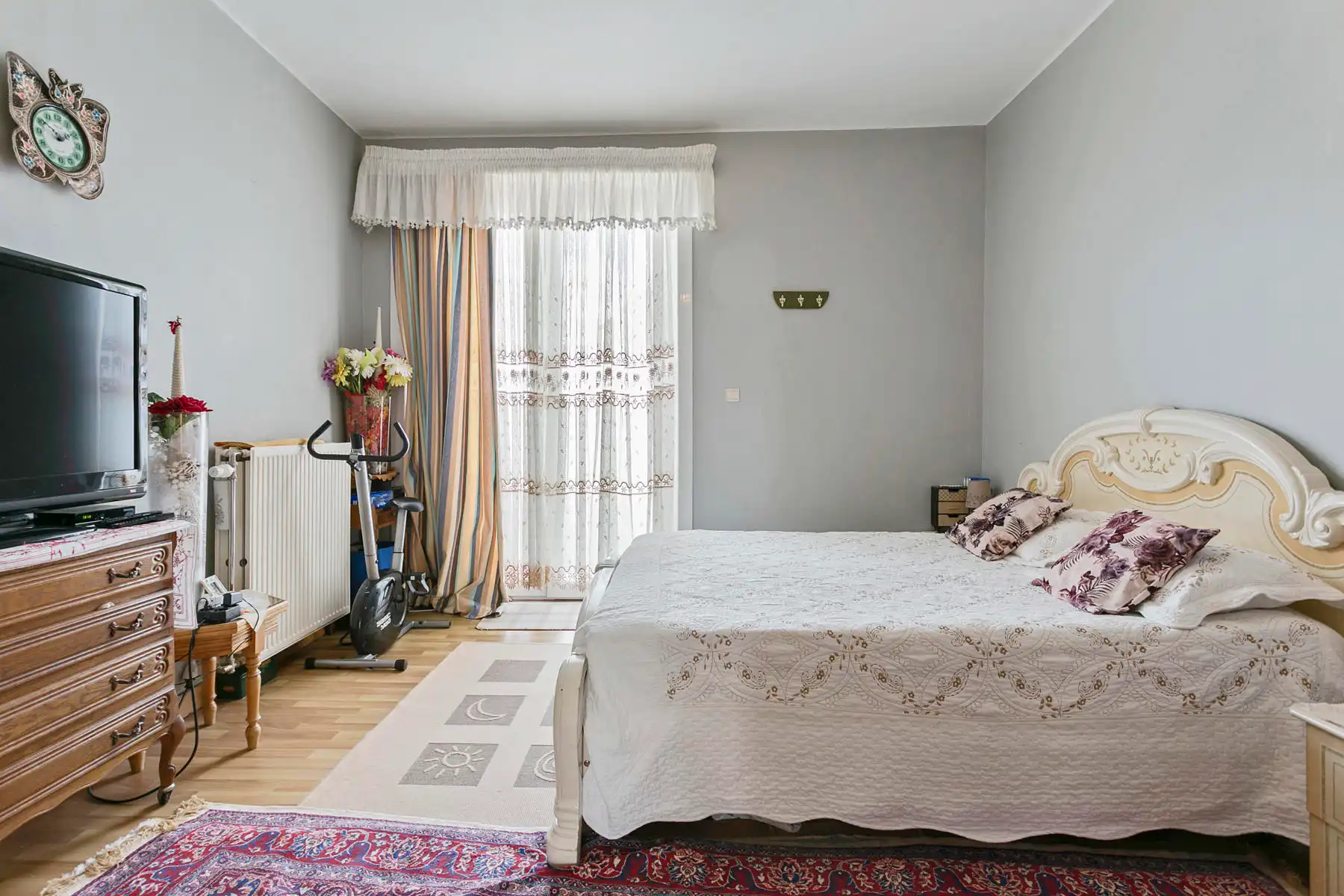 Karaktervol opbrengstgebouw op toplocatie in Ronse! foto 17