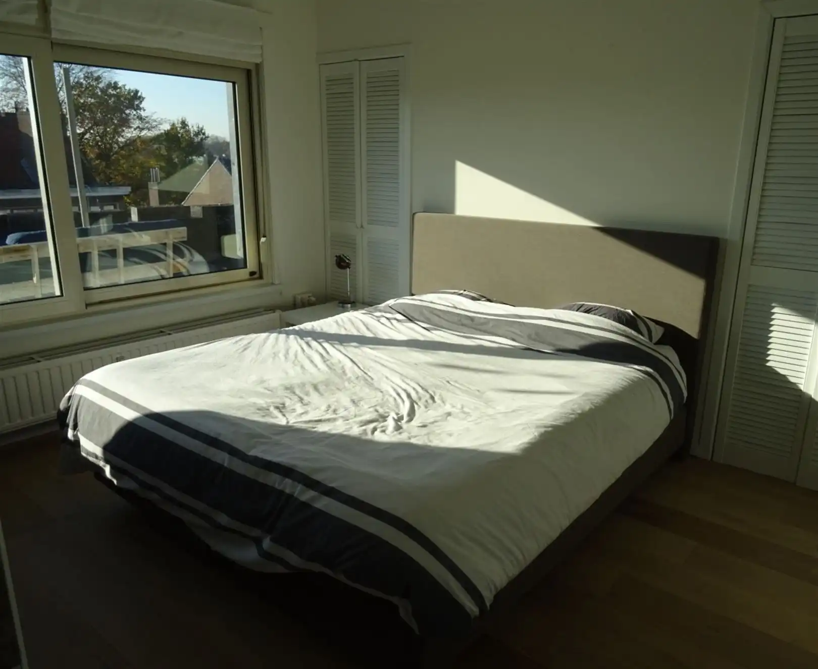 Prachtig dakappartement met 2 slaapkamers en heel groot terras. foto 6