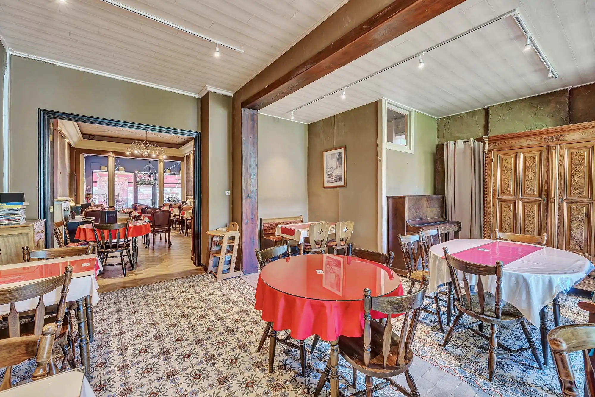 Op strategische uitvalsbasis bevindt zich deze handelswoning foto 11