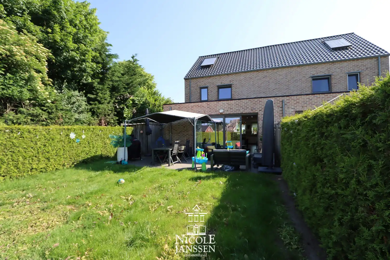 Halfvrijstaande woning  foto 2